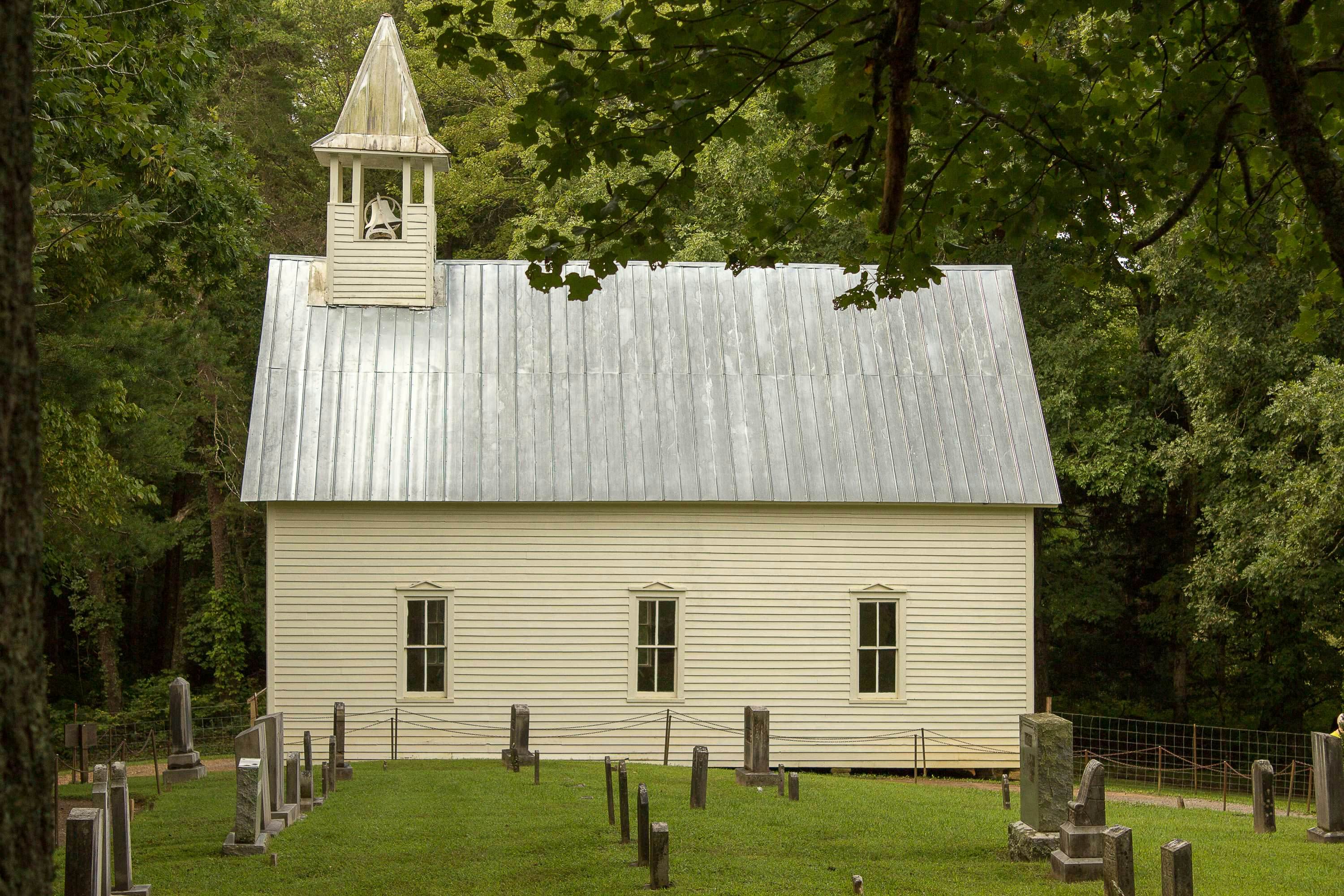 Serene Cabin, Sleeps 6・Hot Tub・Pool Table & Arcade