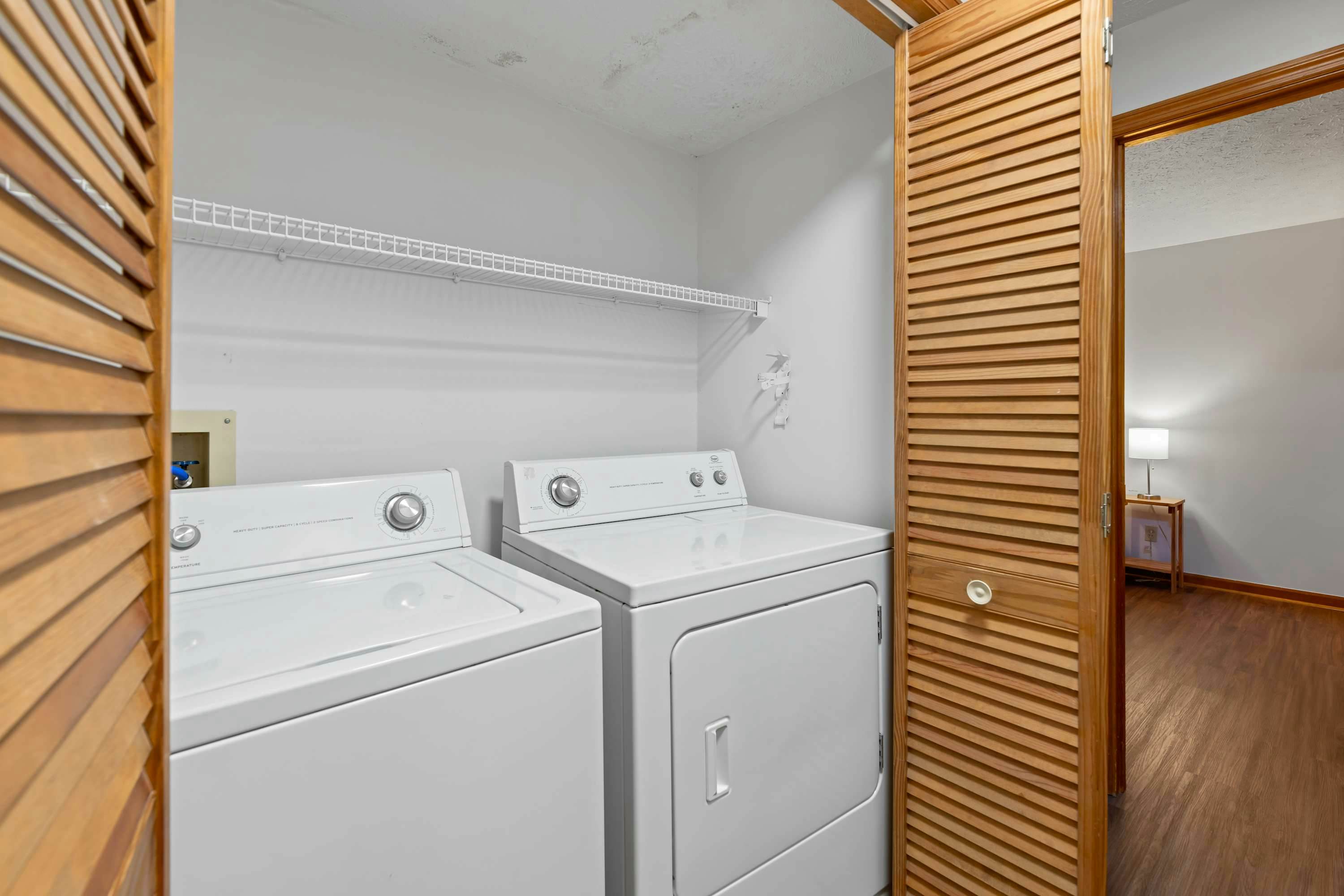 Stylish Dollywood Retreat, Sleeps 8・Pool + Firepit