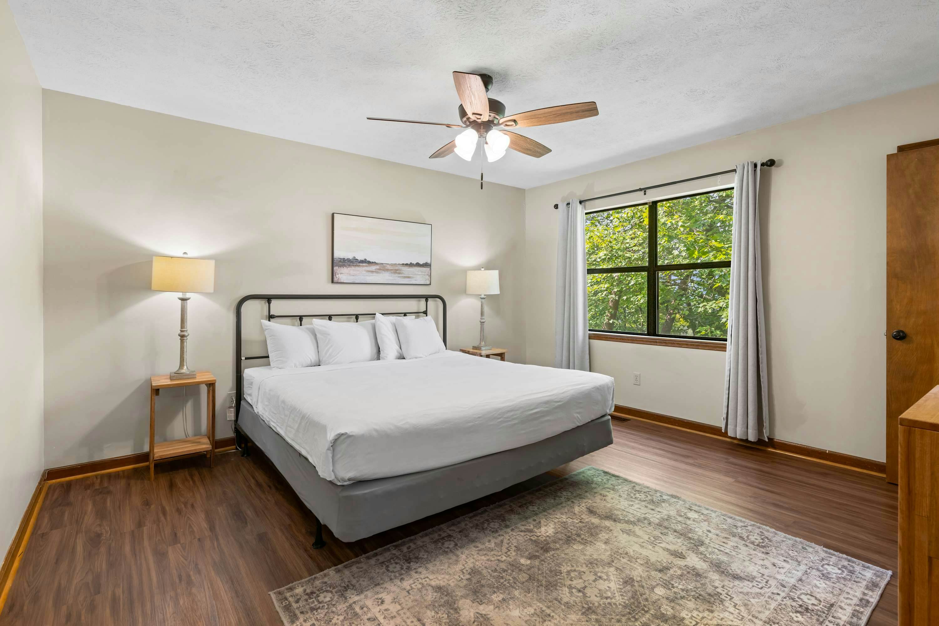 Spacious Escape, Sleeps 8・Pool・BBQ Grill・Firepit