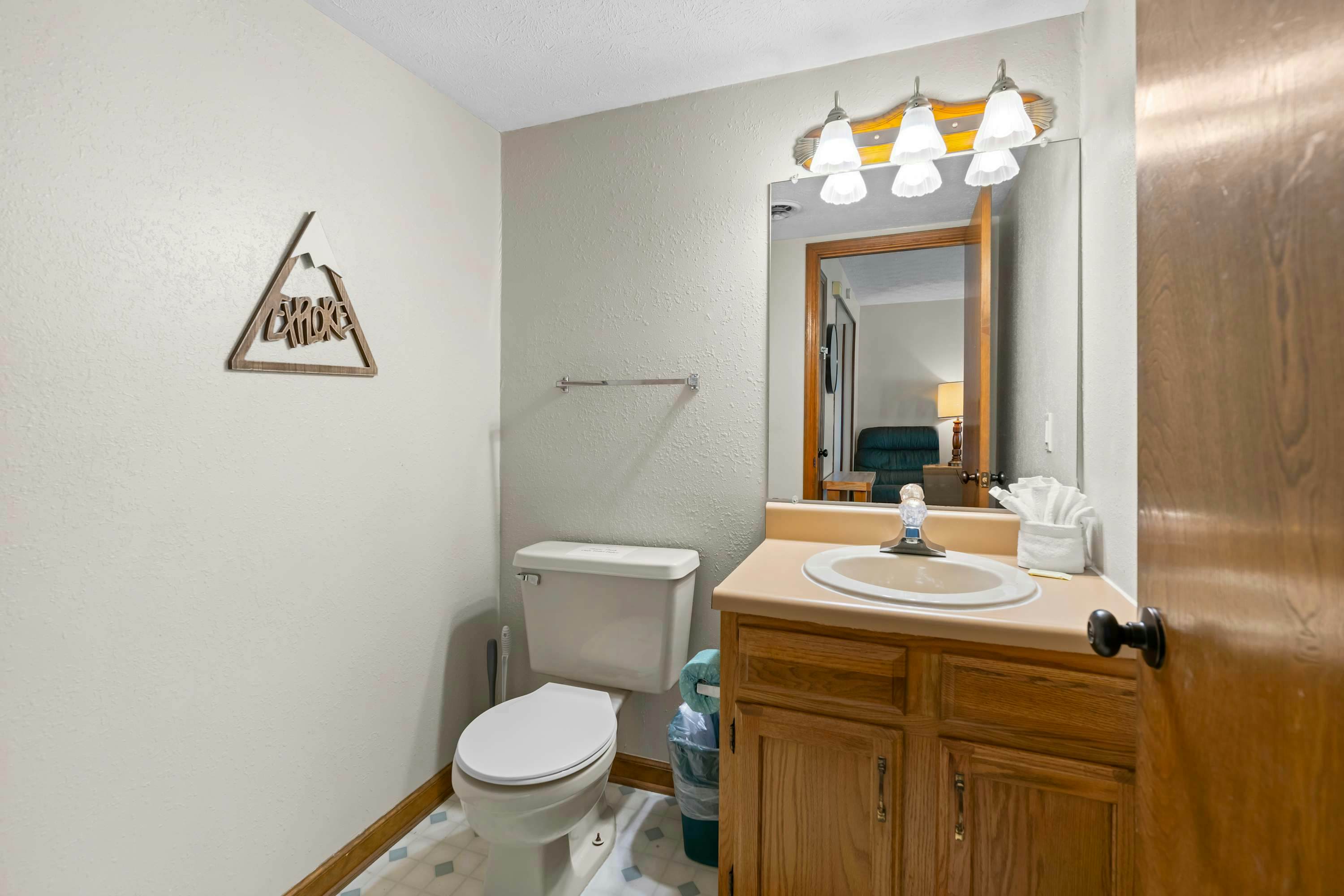 Spacious Escape, Sleeps 8・Pool・BBQ Grill・Firepit