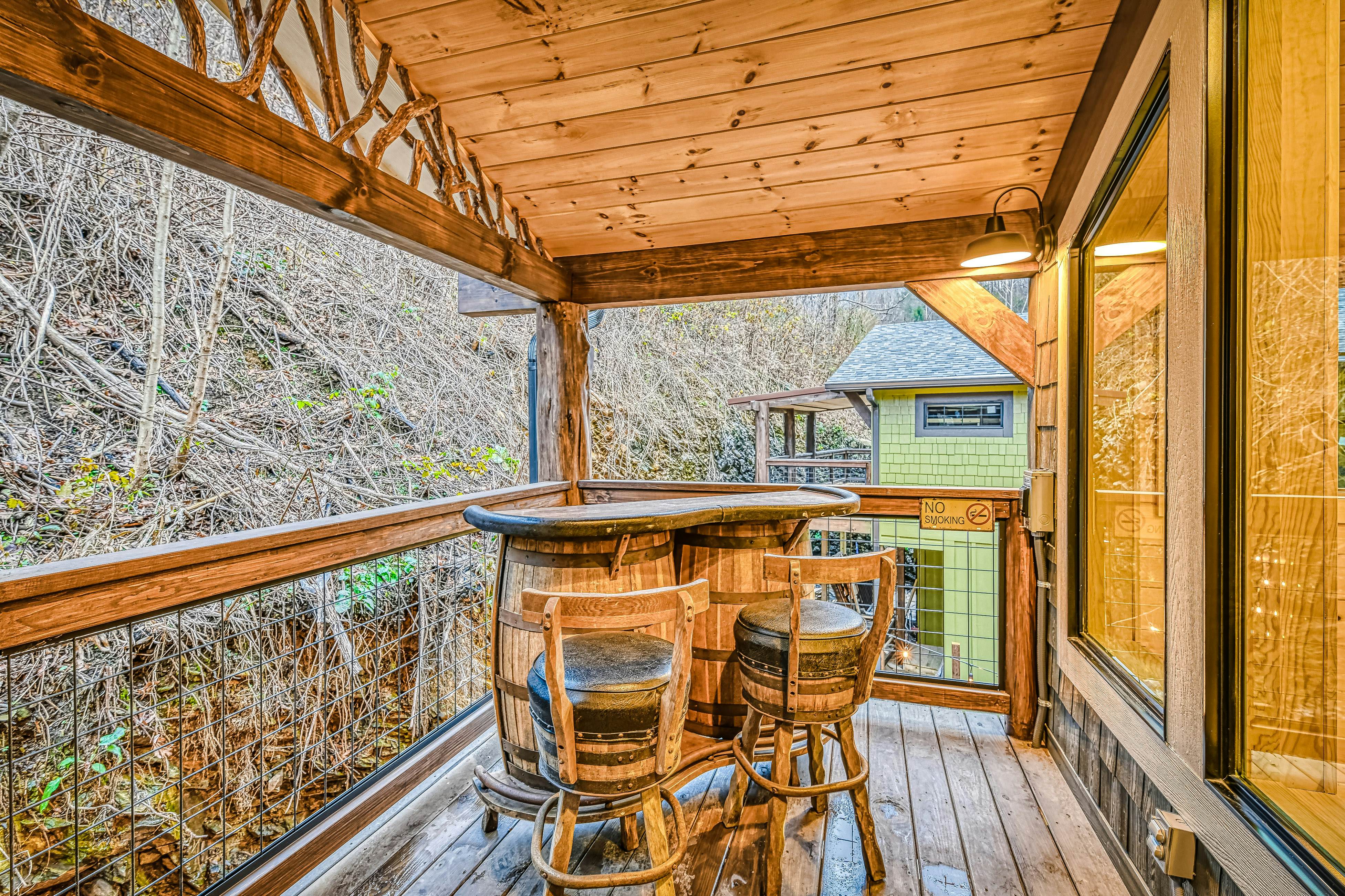 New Charming Creekside Escape, Sleeps 6・Hot Tub 
