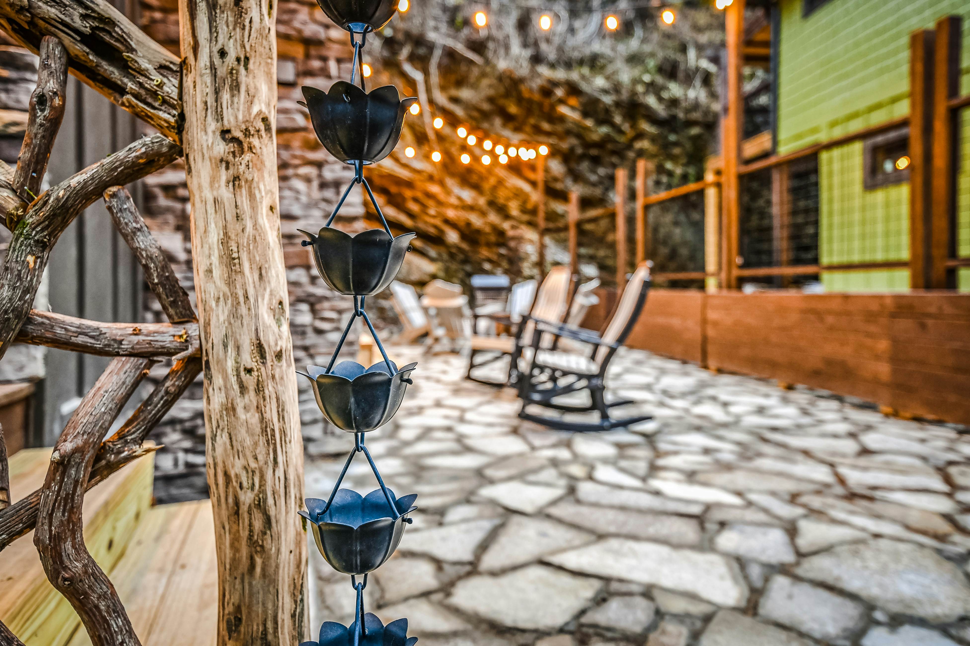 New Charming Creekside Escape, Sleeps 6・Hot Tub 