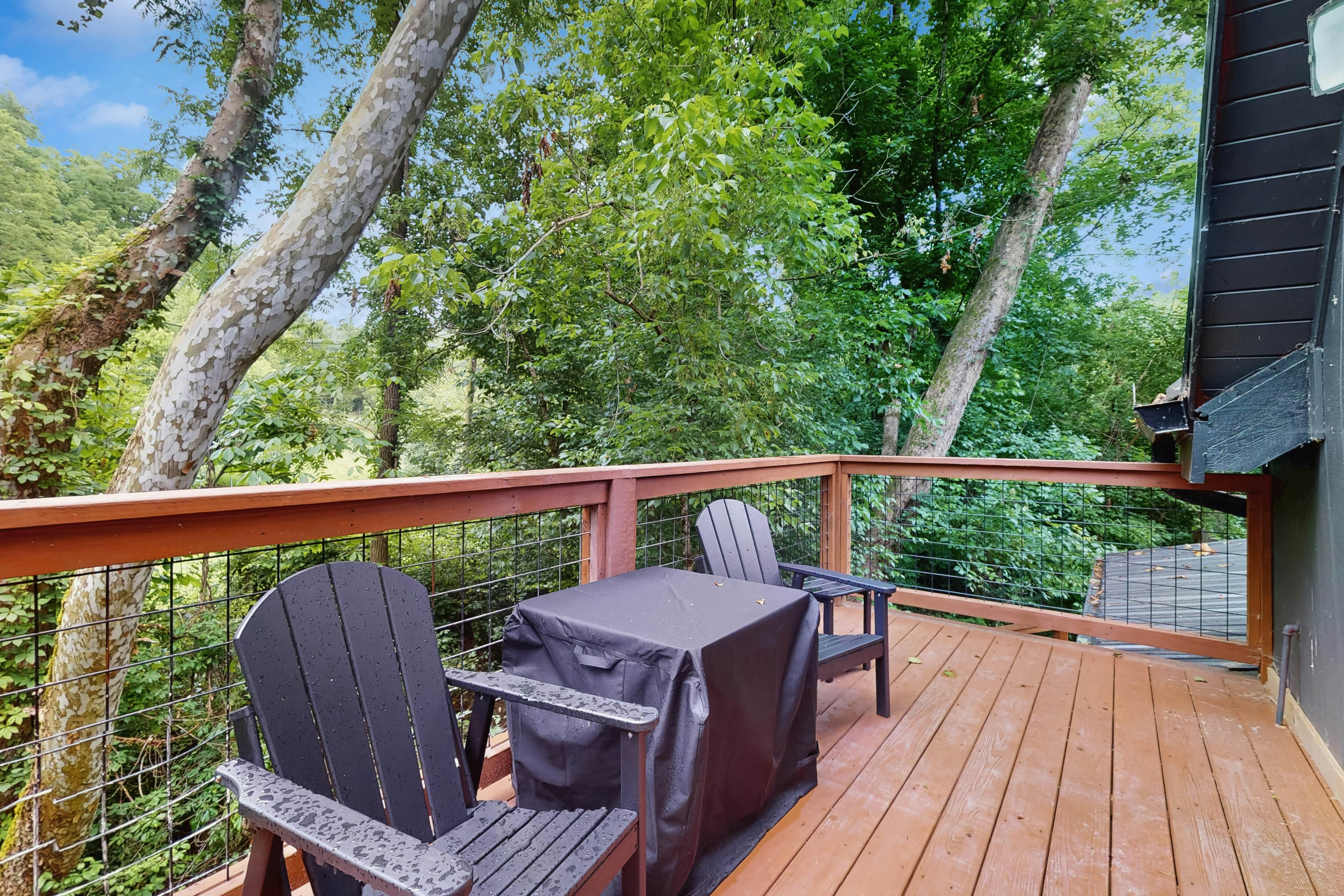 Charming Cabin, Sleeps 10・Hot Tub・Fireplace 