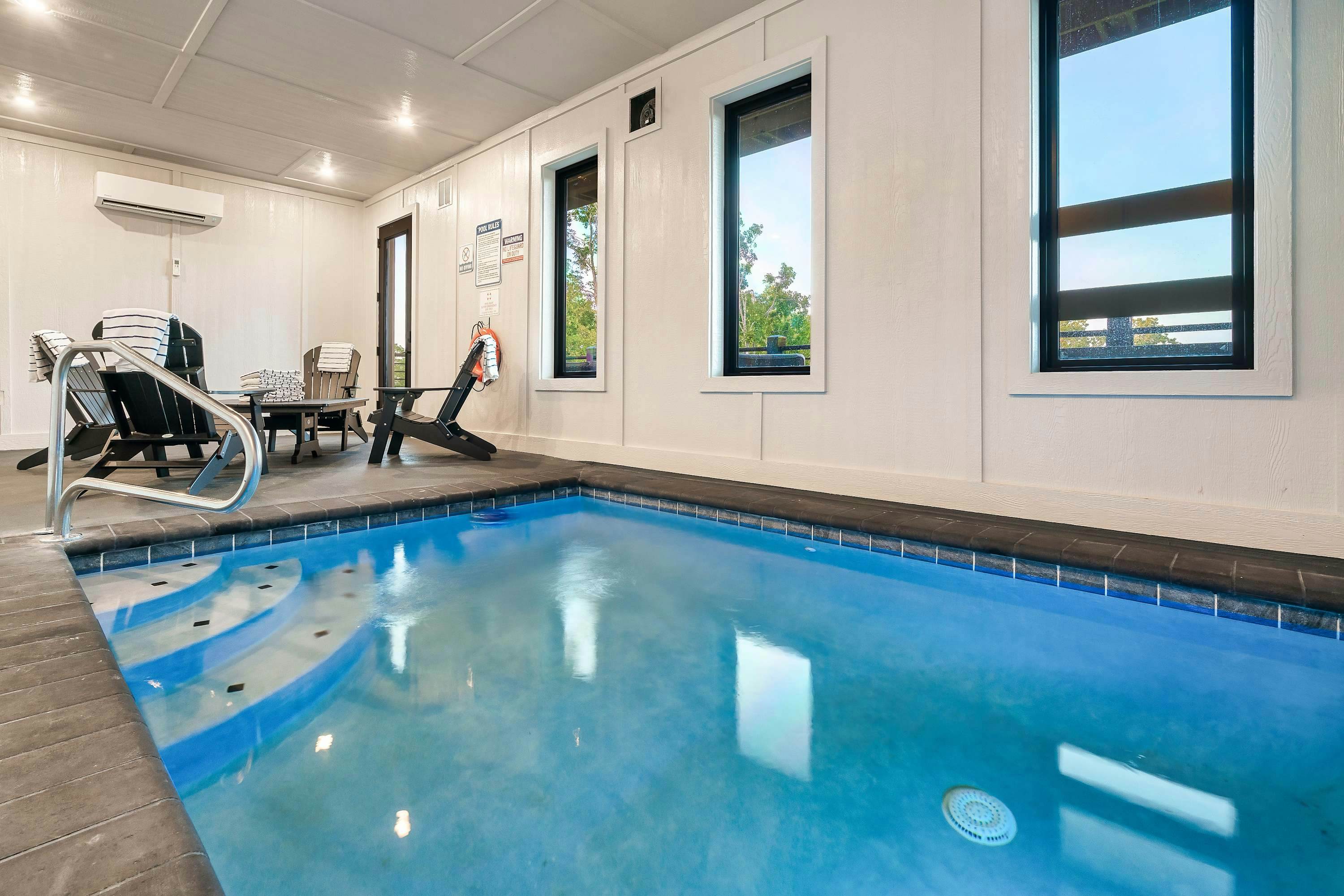 Sleeps 14, Cozy Escape・Indoor Pool, Theater, Games