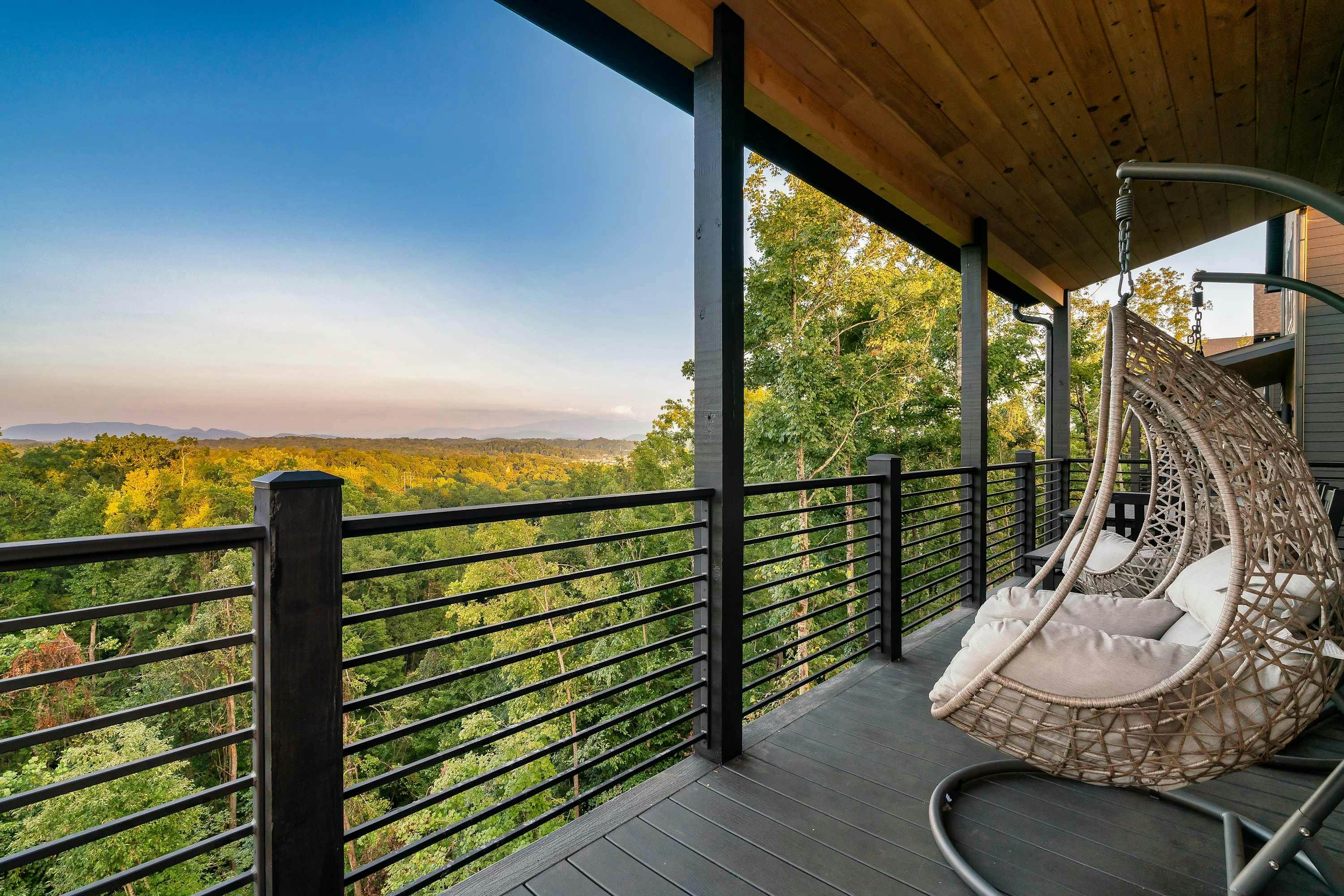 Sleeps 14, Cozy Escape・Indoor Pool, Theater, Games