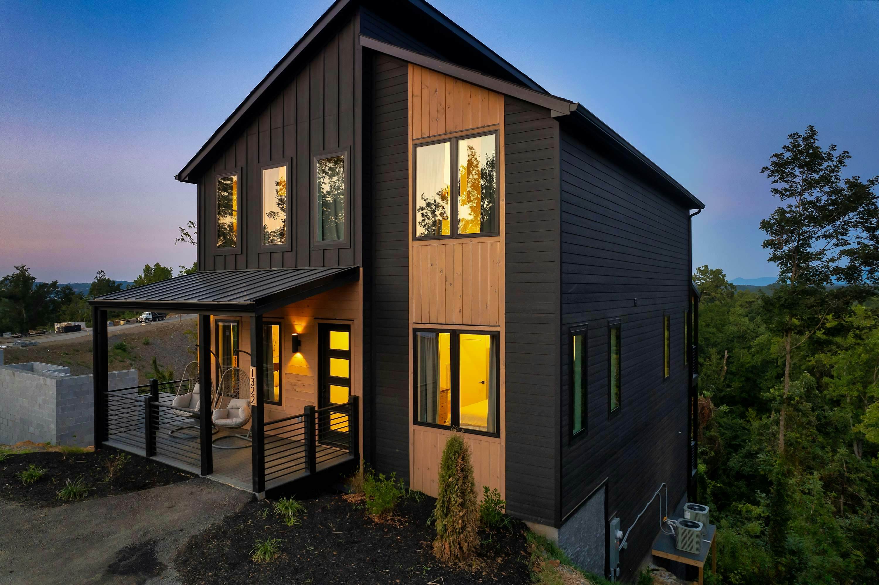 Sleeps 14, Cozy Escape・Indoor Pool, Theater, Games