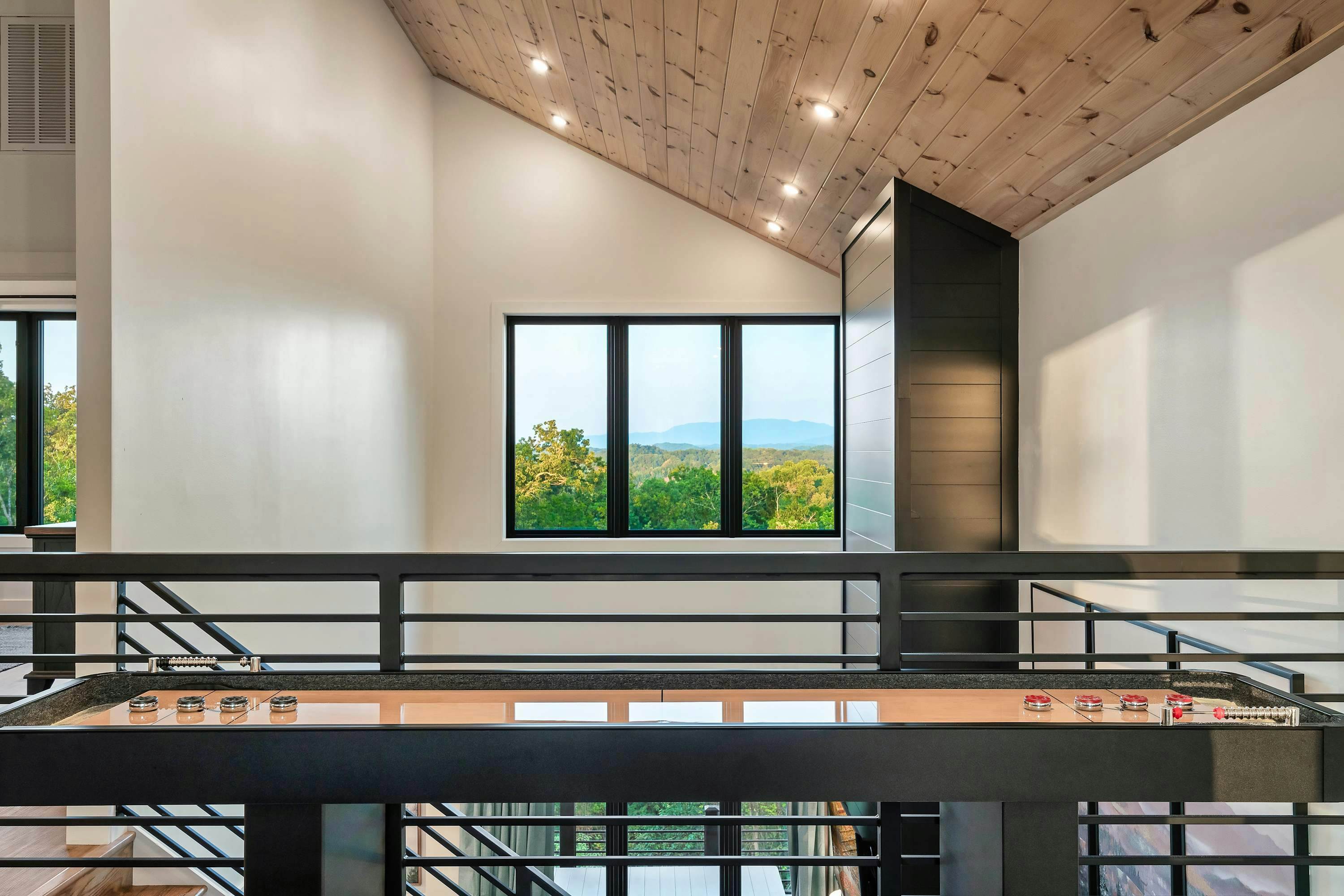 Sleeps 14, Cozy Escape・Indoor Pool, Theater, Games