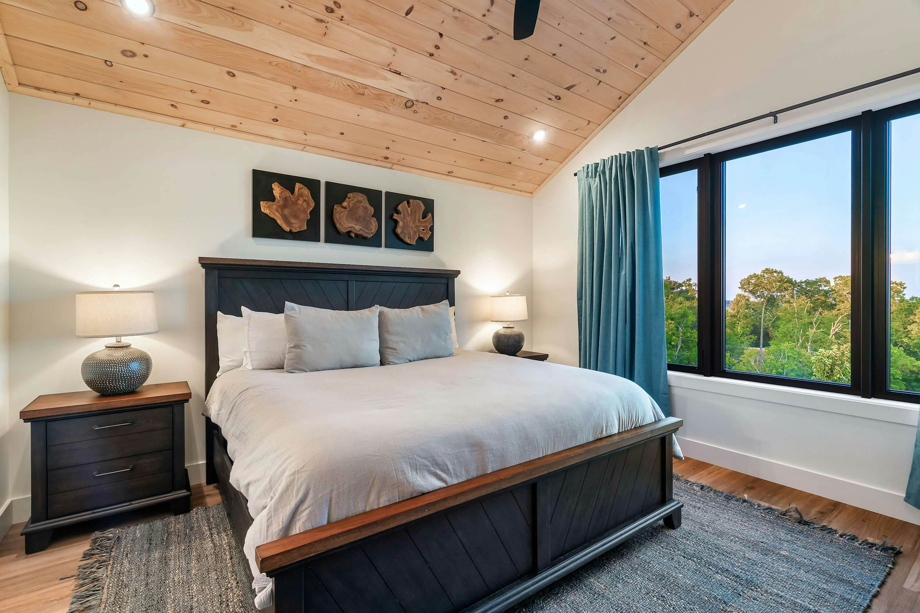 Sleeps 14, Cozy Escape・Indoor Pool, Theater, Games