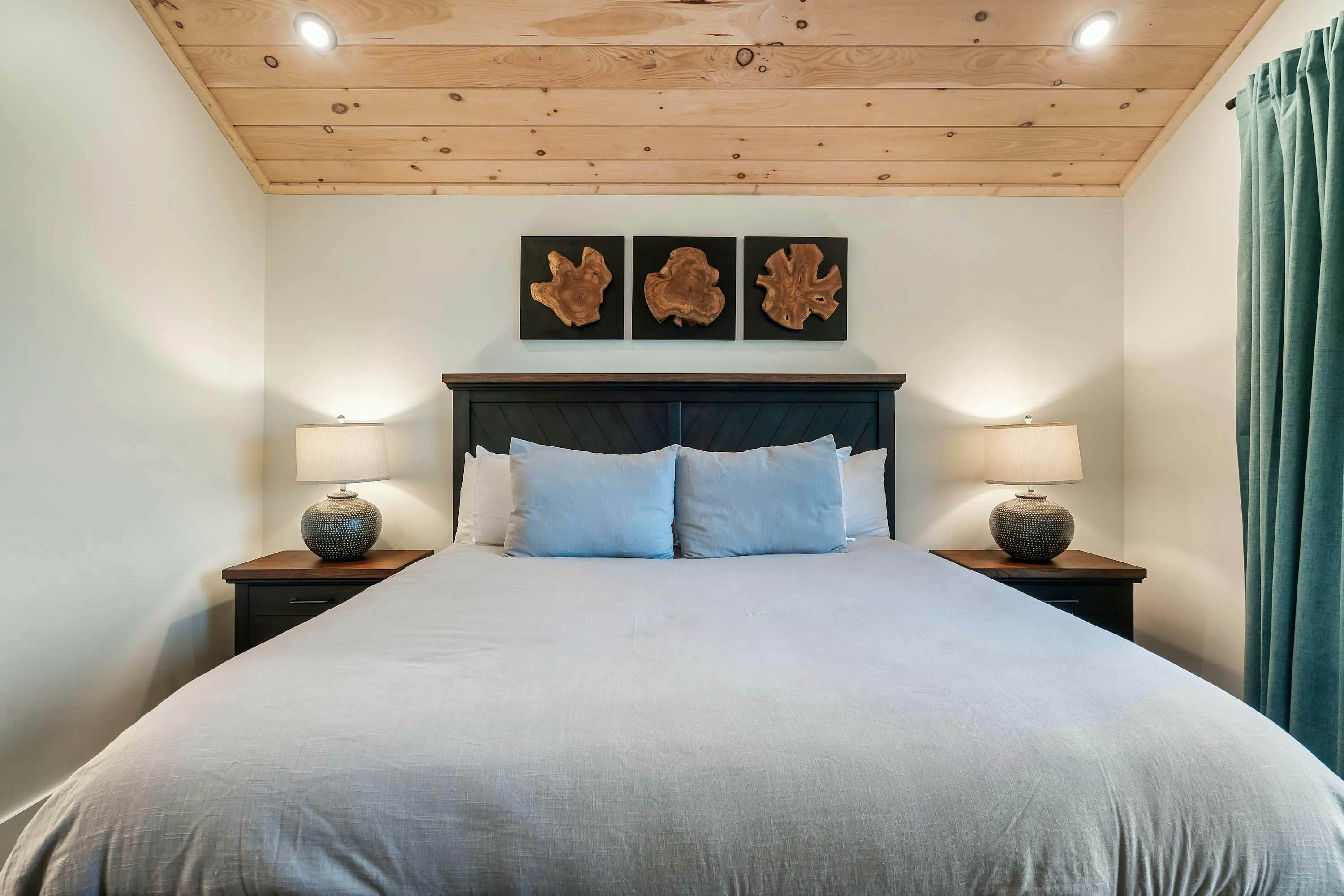 Sleeps 14, Cozy Escape・Indoor Pool, Theater, Games