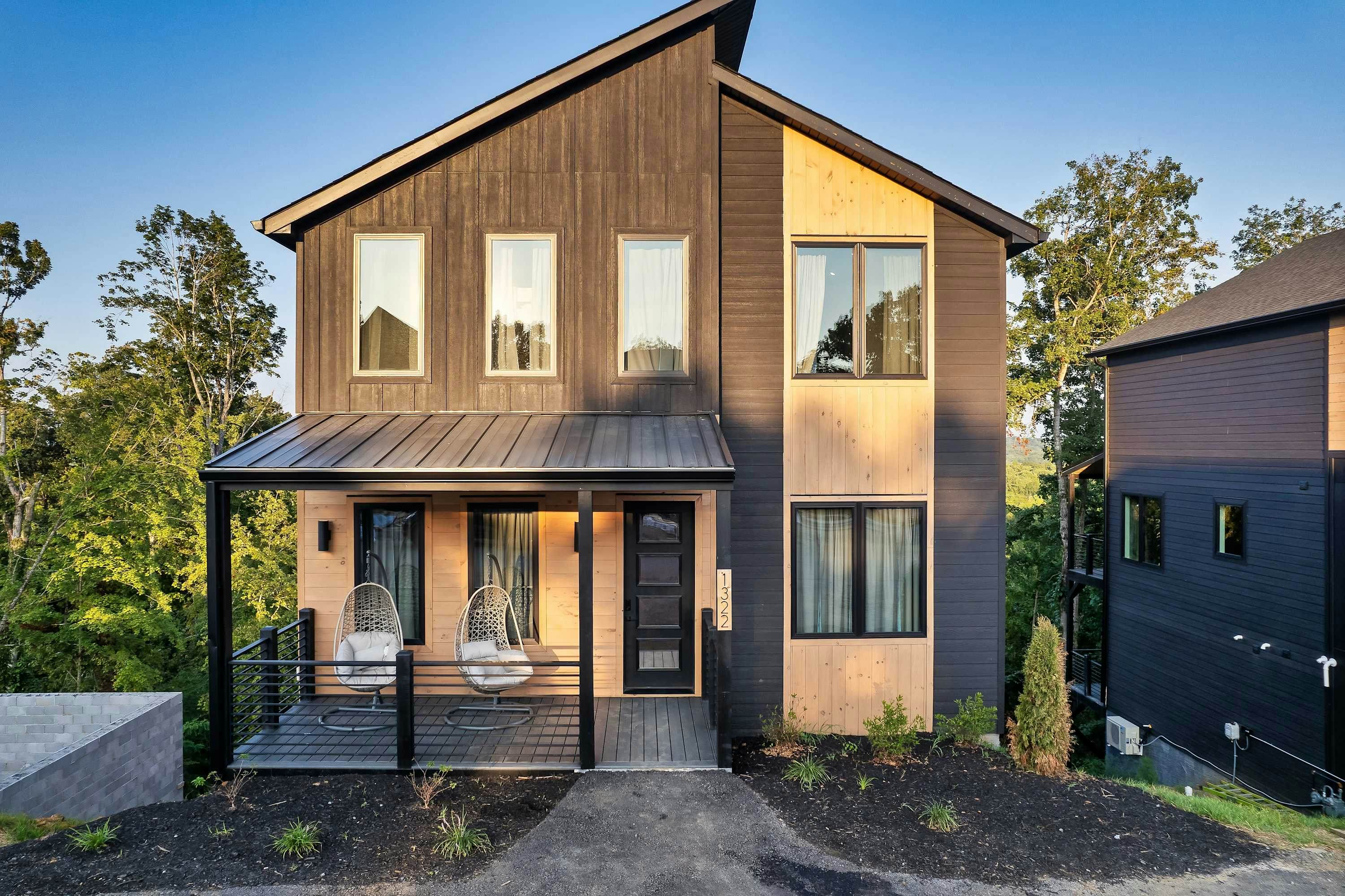 Sleeps 14, Cozy Escape・Indoor Pool, Theater, Games