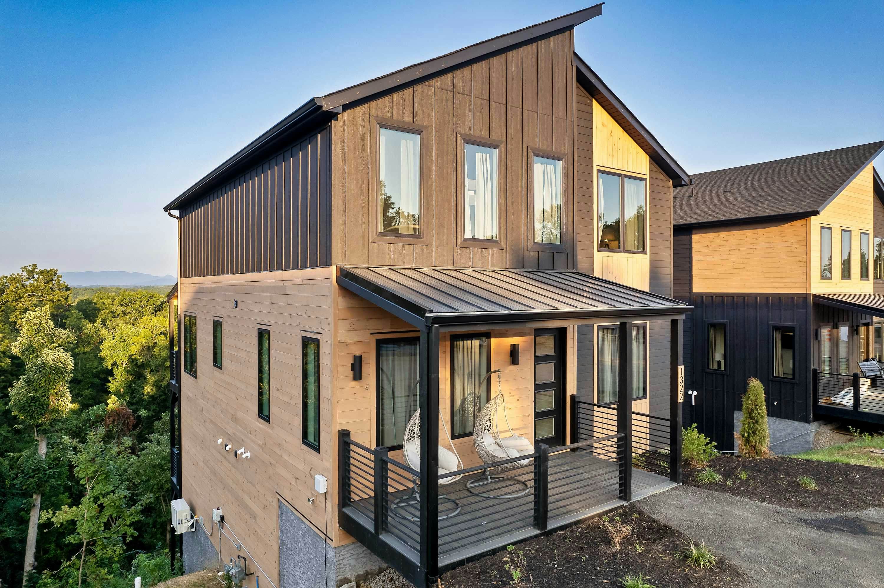 Sleeps 14, Cozy Escape・Indoor Pool, Theater, Games