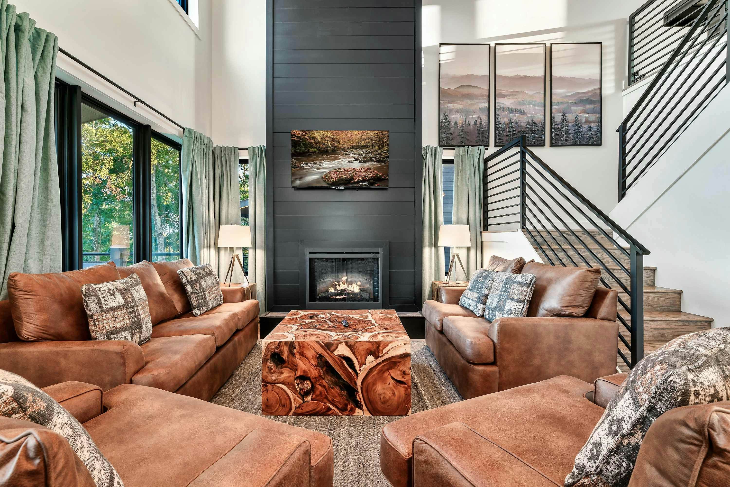 Sleeps 14, Cozy Escape・Indoor Pool, Theater, Games