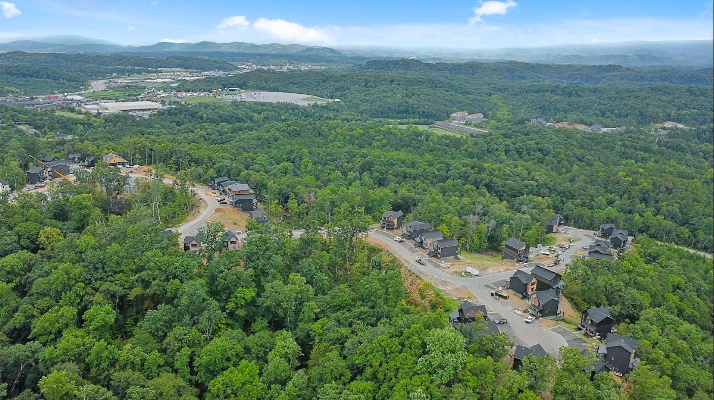 Sleeps 14, Cozy Escape・Indoor Pool, Theater, Games