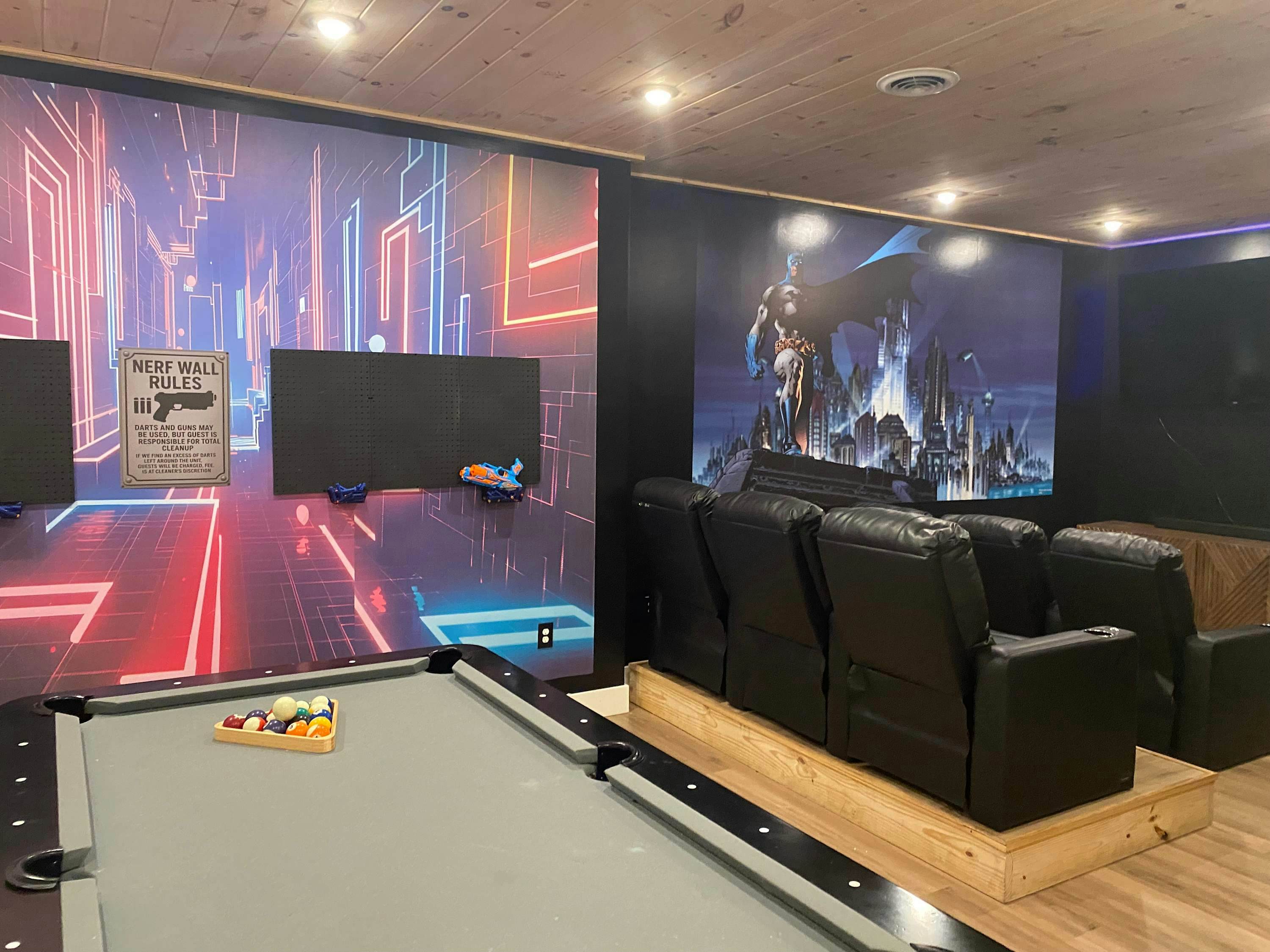 Sleeps 14, Cozy Escape・Indoor Pool, Theater, Games