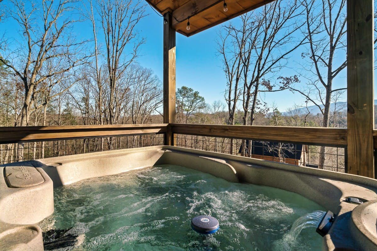 The Everwood Fall Escape | Pool, Hot tub, Grill