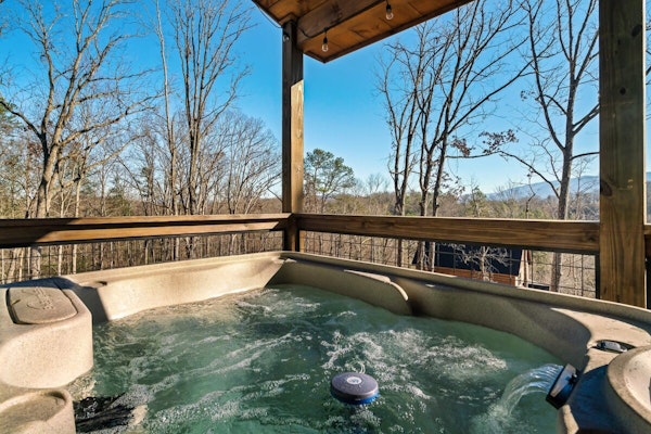 The Everwood Fall Escape | Pool, Hot tub, Grill