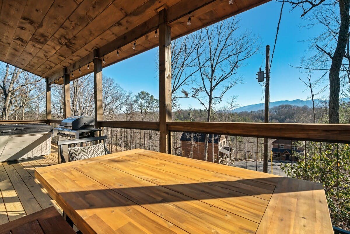 The Everwood Fall Escape | Pool, Hot tub, Grill