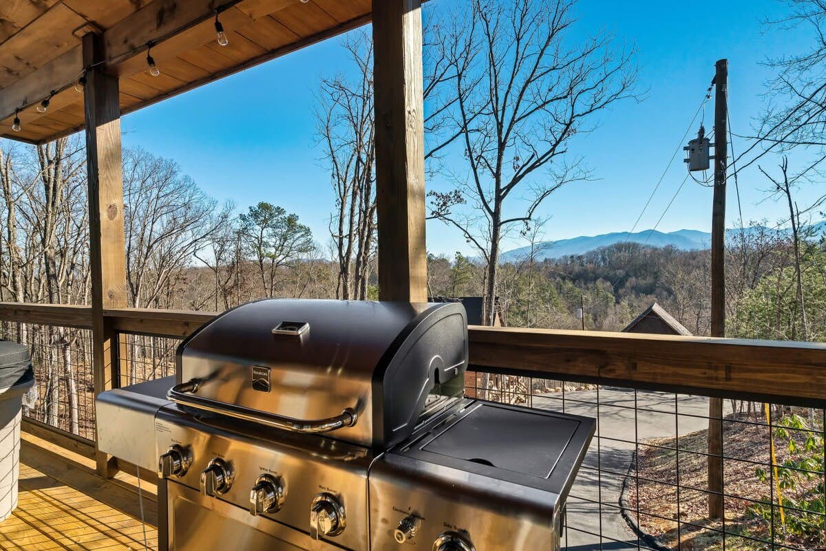 The Everwood Fall Escape | Pool, Hot tub, Grill