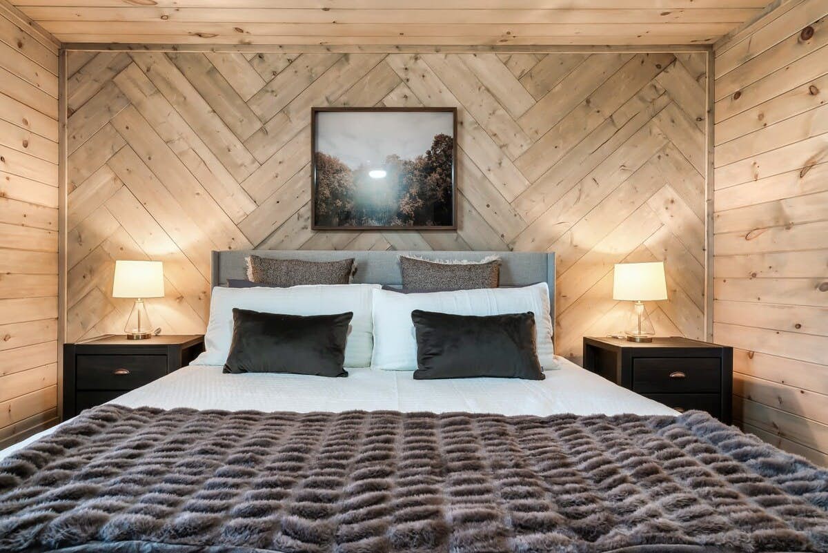 The Everwood Fall Escape | Pool, Hot tub, Grill