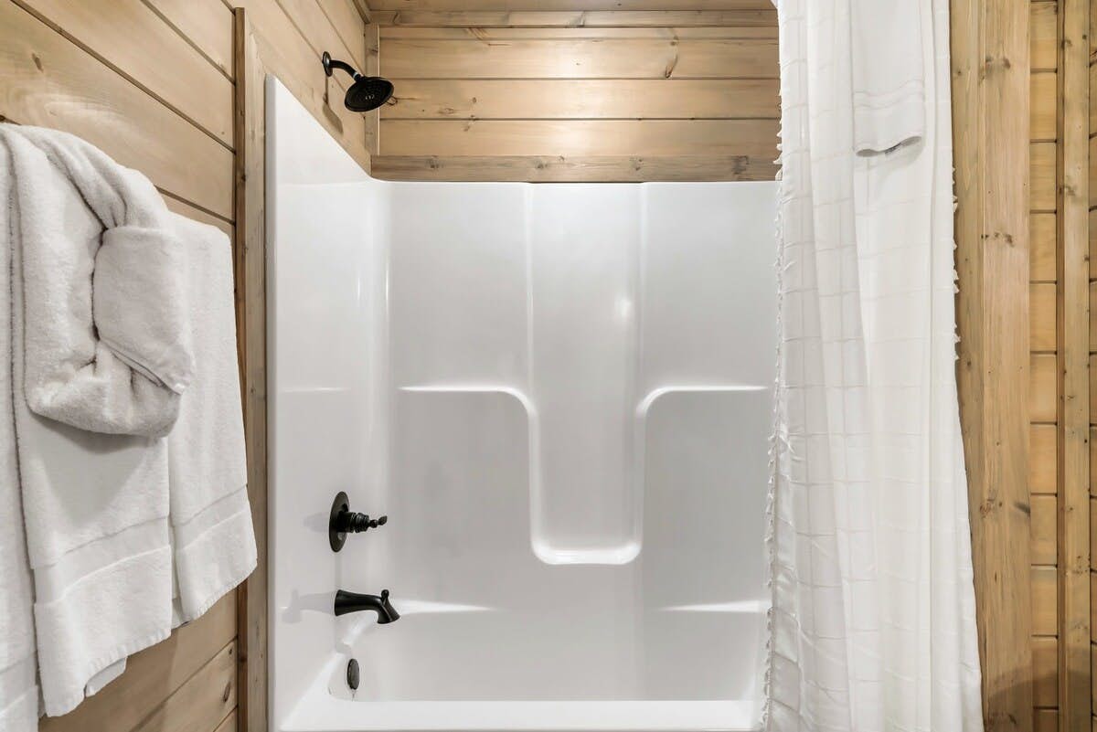 The Everwood Fall Escape | Pool, Hot tub, Grill