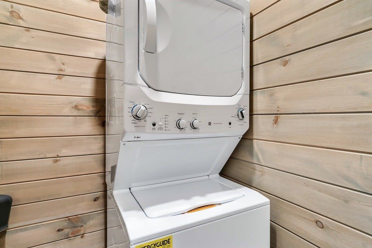 The Everwood Fall Escape | Pool, Hot tub, Grill