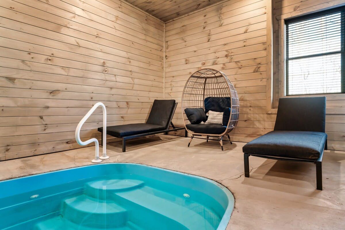 The Everwood Fall Escape | Pool, Hot tub, Grill