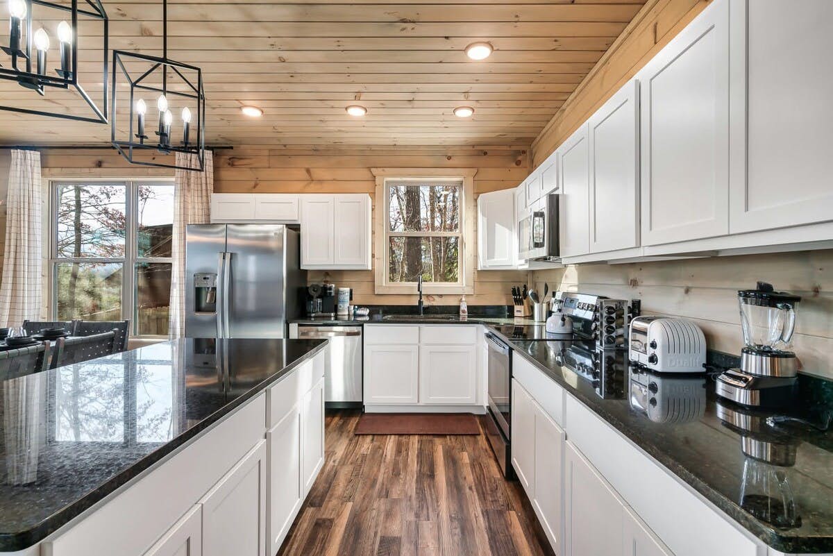 The Everwood Fall Escape | Pool, Hot tub, Grill