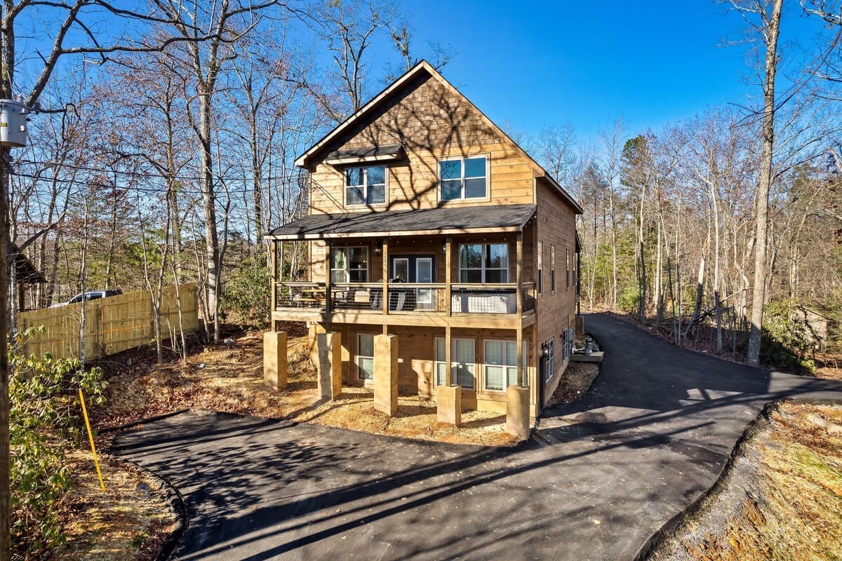 The Everwood Fall Escape | Pool, Hot tub, Grill