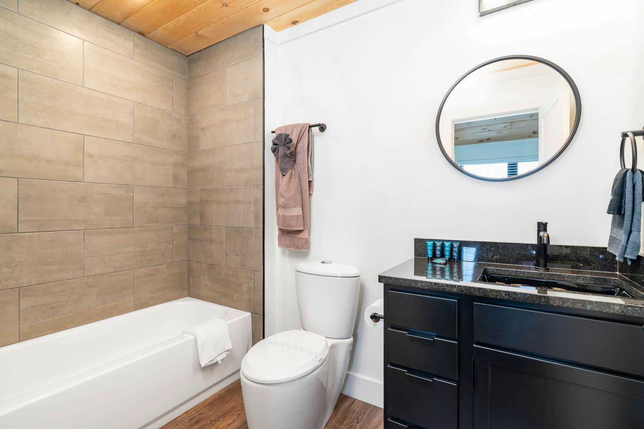 Sleeps 10・Luxe Cabin・View・Hot Tub・Near Water Parks