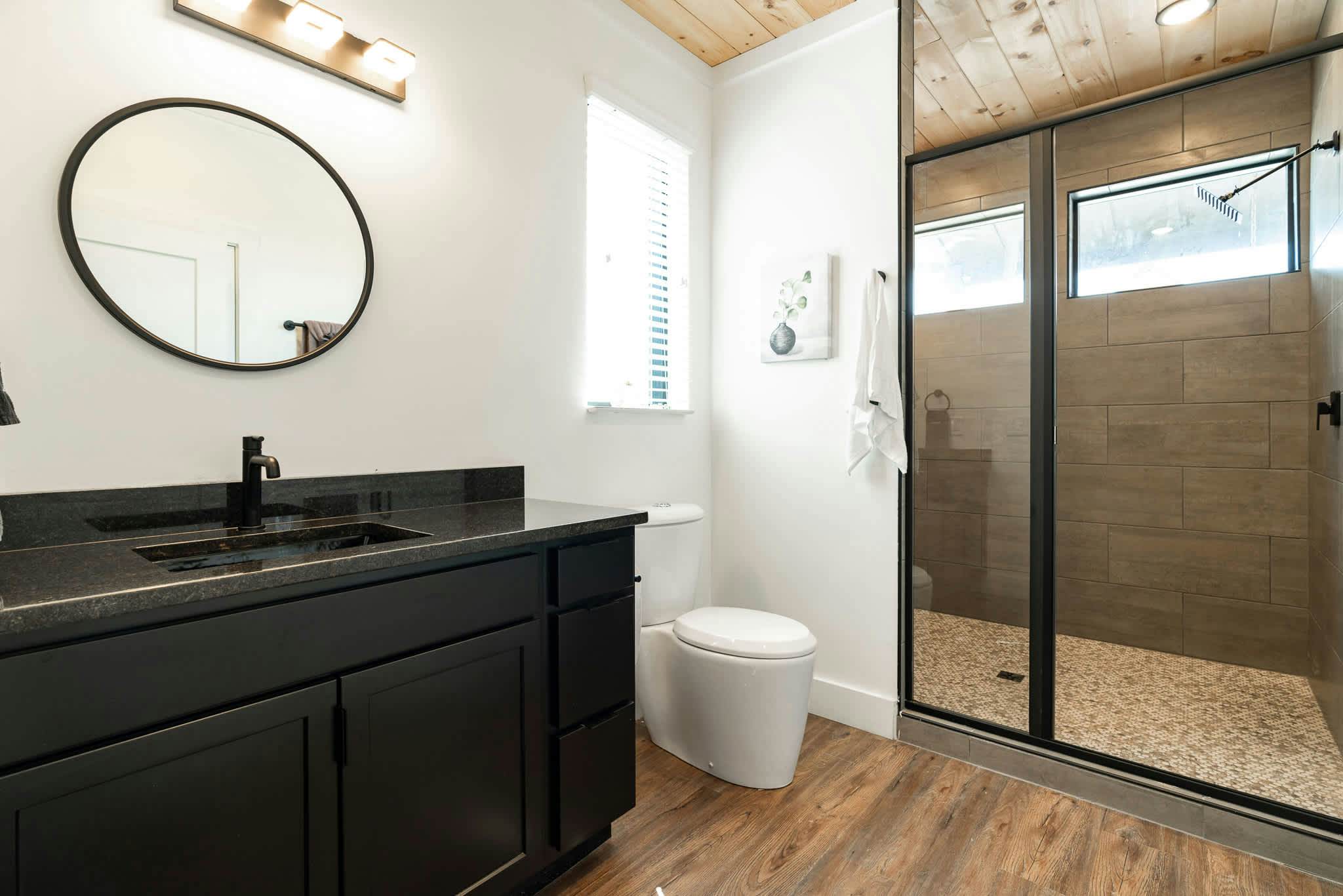 Sleeps 10・Luxe Cabin・View・Hot Tub・Near Water Parks