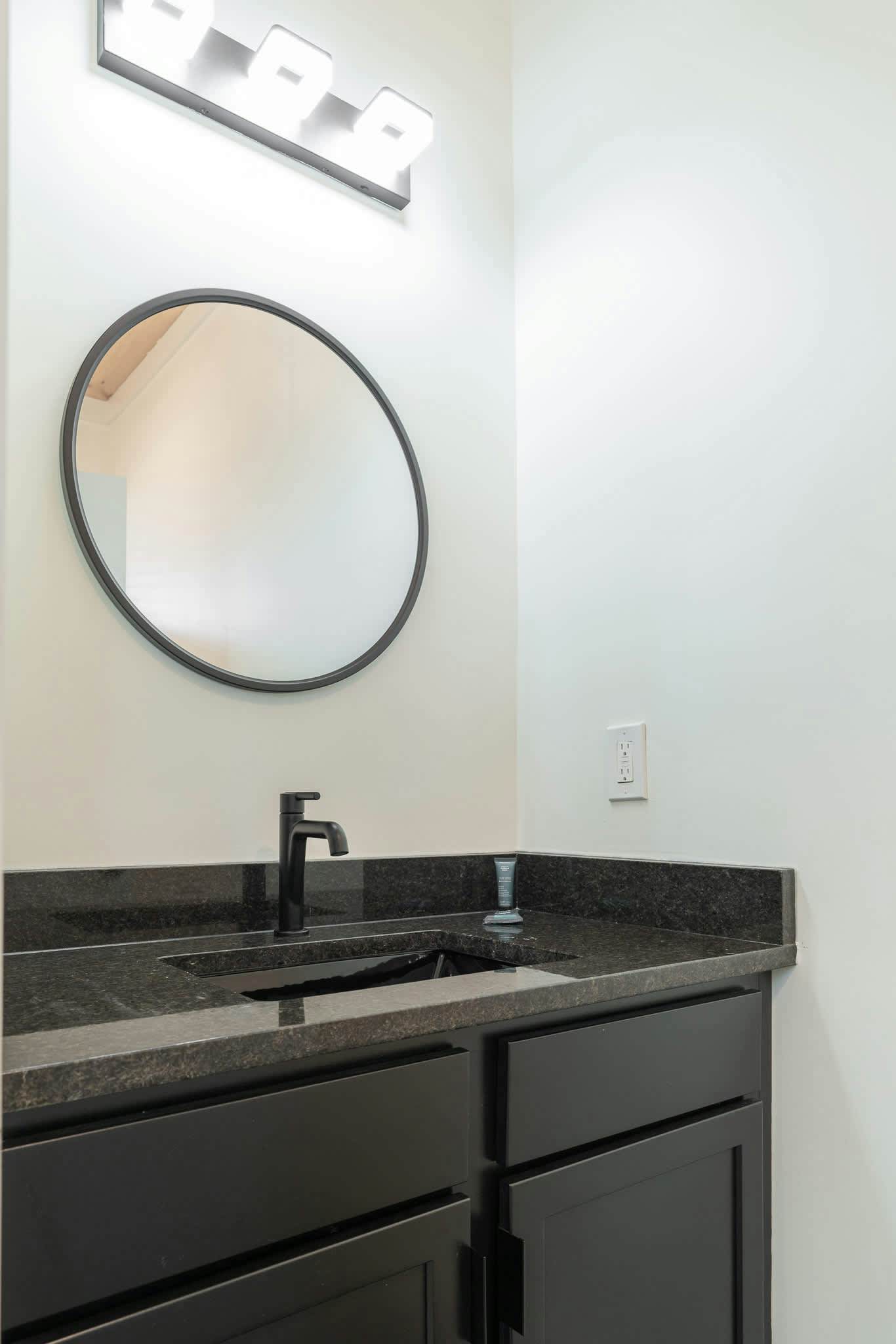 Sleeps 10・Luxe Cabin・View・Hot Tub・Near Water Parks