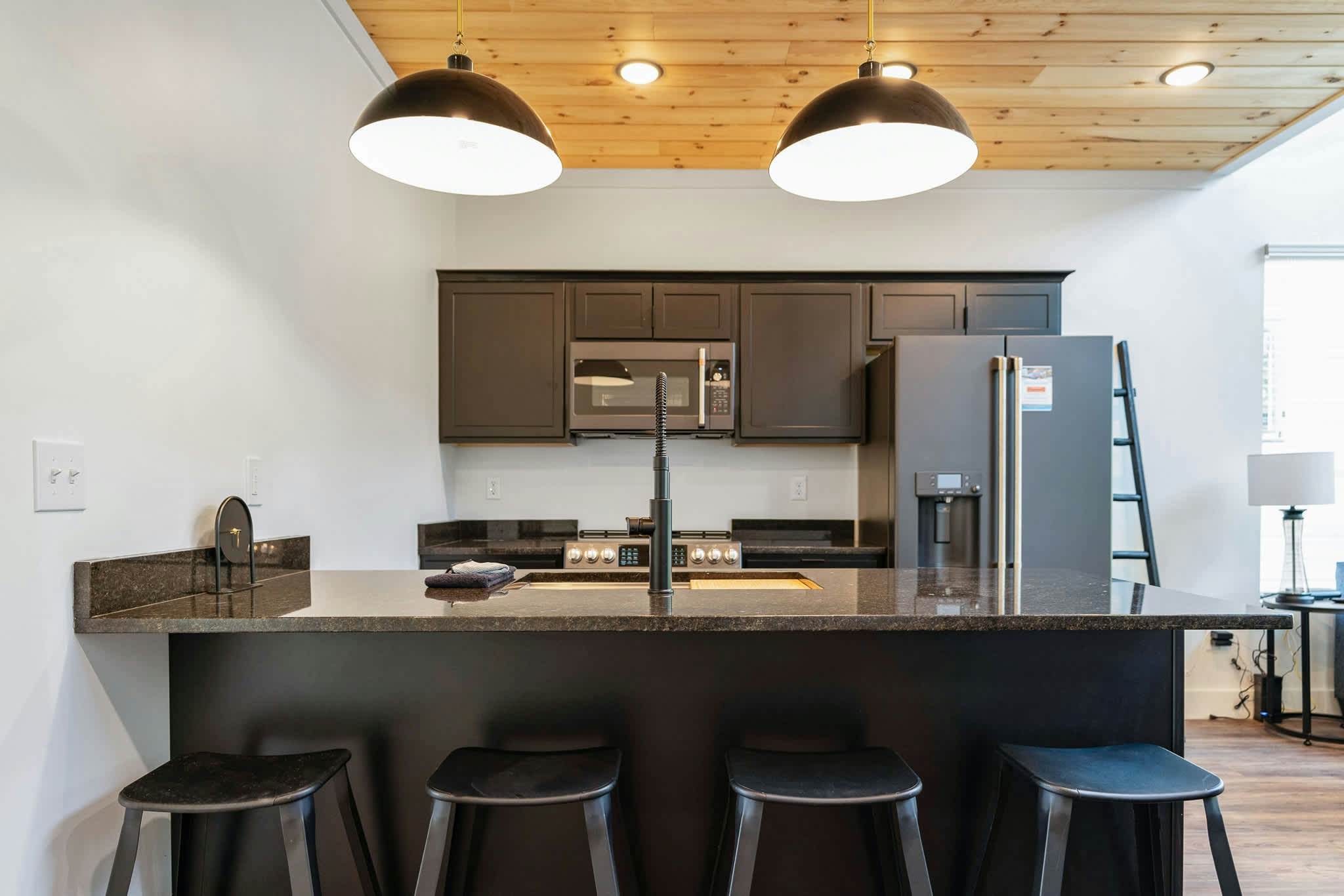 Sleeps 10・Luxe Cabin・View・Hot Tub・Near Water Parks