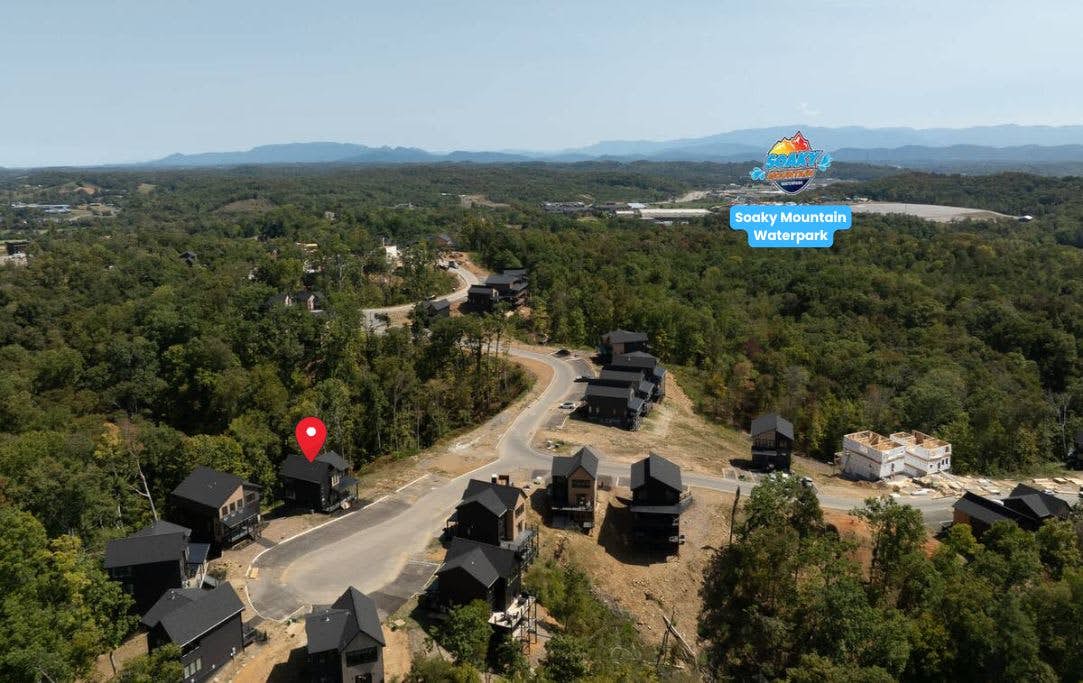 Sleeps 10・Luxe Cabin・View・Hot Tub・Near Water Parks