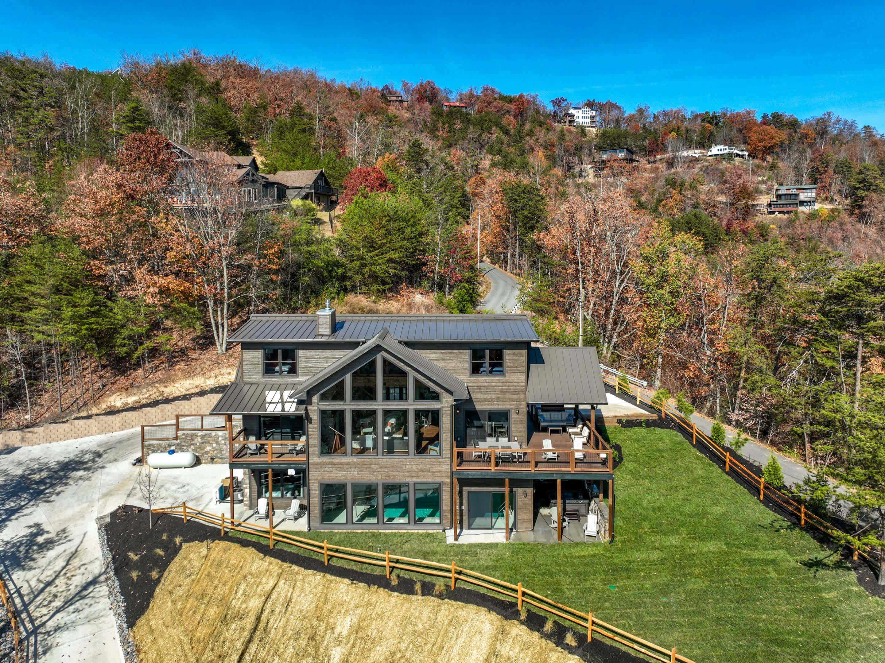 Ridgetop Retreat, Sleeps 11・Theater・Pool・Hot tub