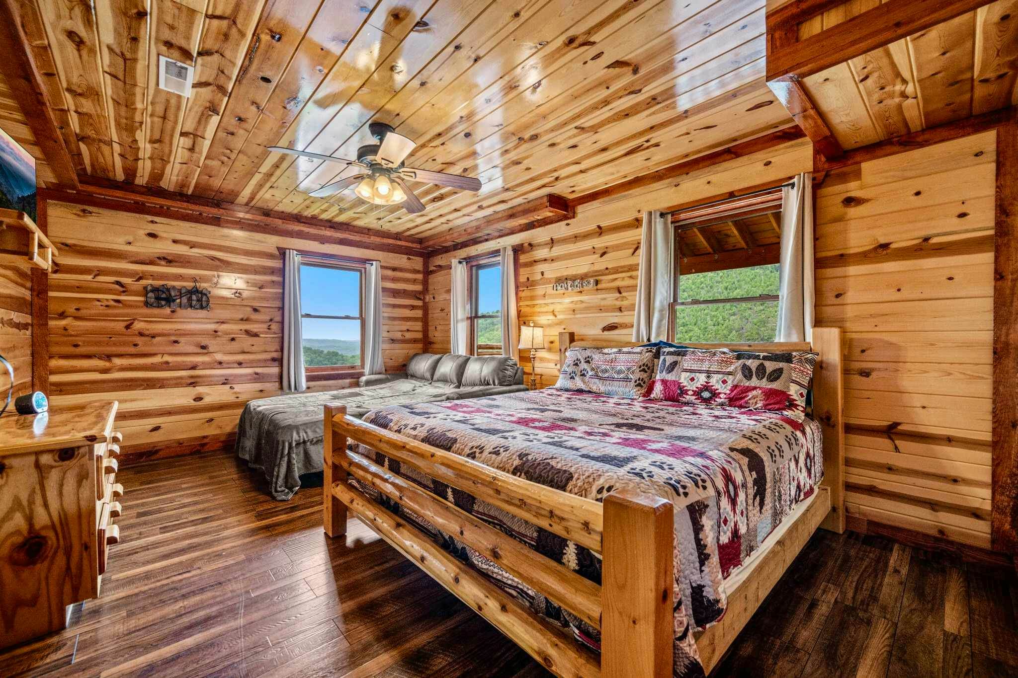 Luxury Cabin, Sleeps 20・Pool, Hot Tub, View, Games