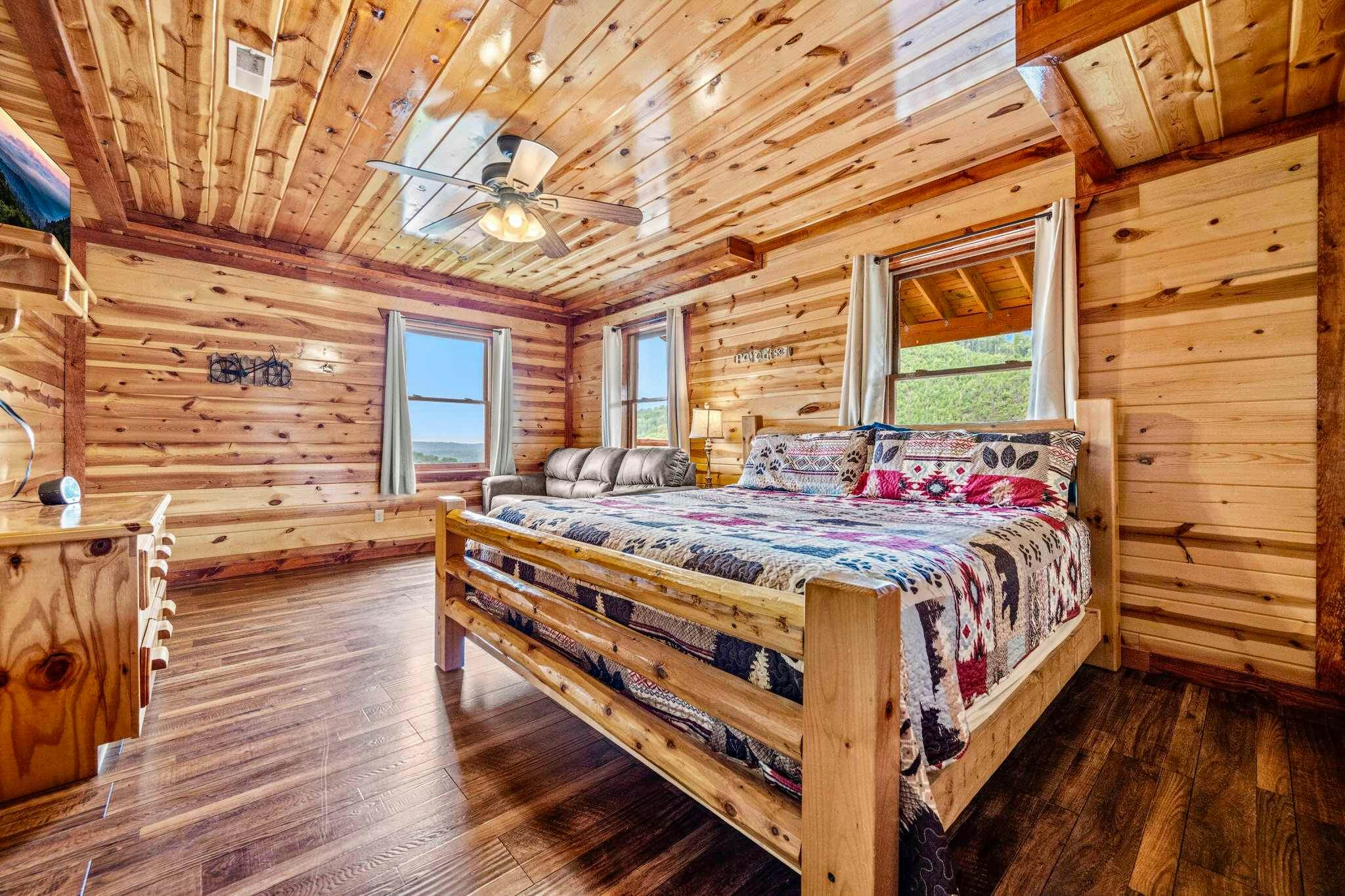 Luxury Cabin, Sleeps 20・Pool, Hot Tub, View, Games
