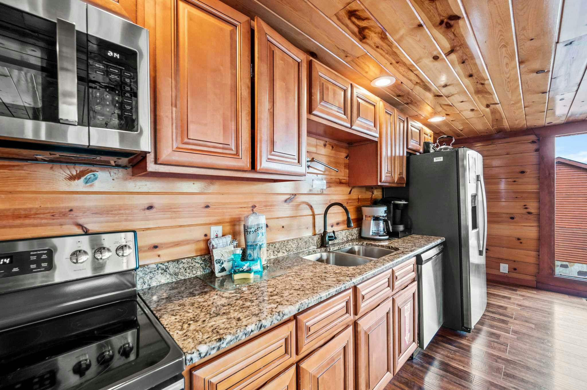 Luxury Cabin, Sleeps 20・Pool, Hot Tub, View, Games