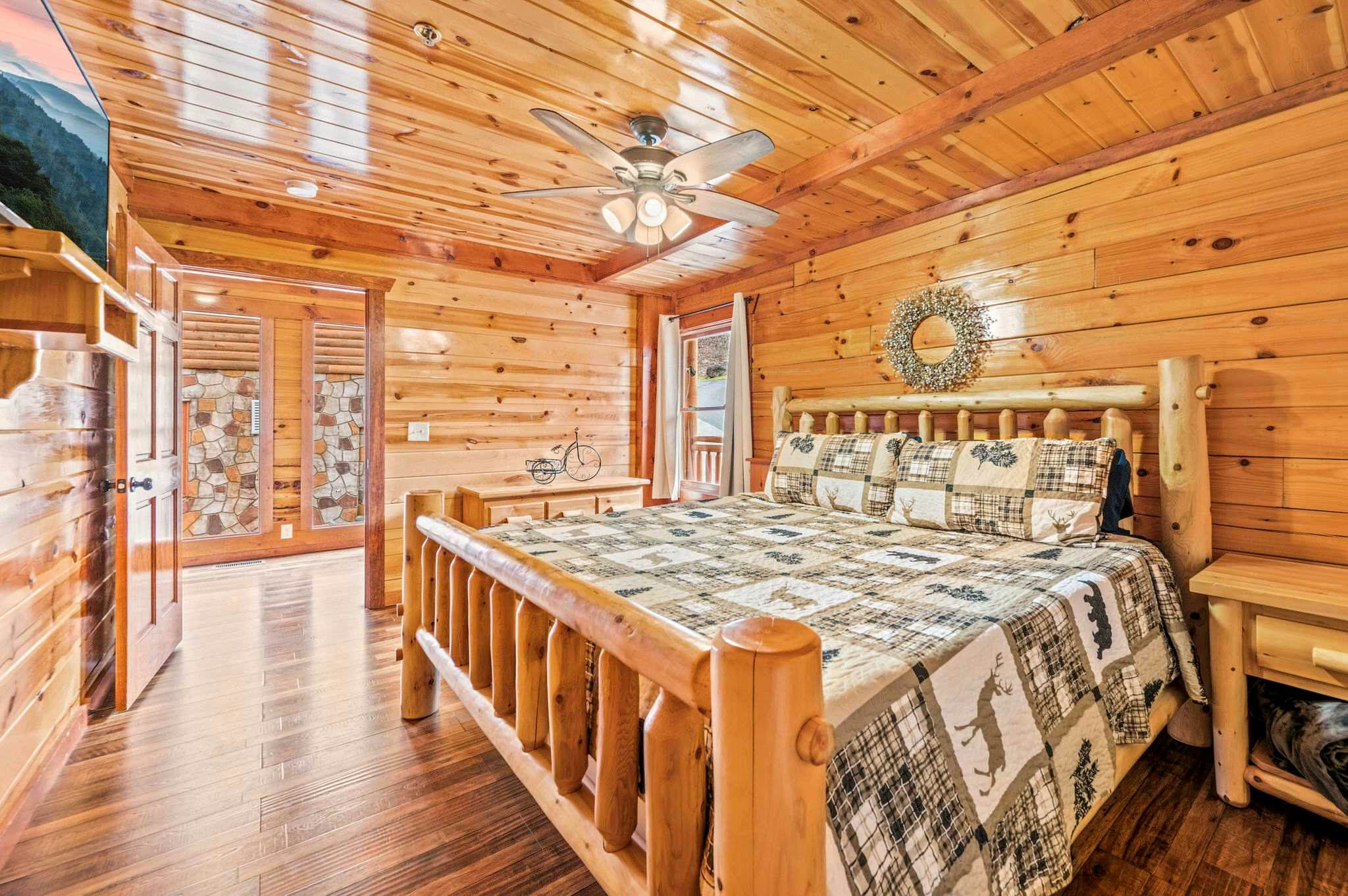 Luxury Cabin, Sleeps 20・Pool, Hot Tub, View, Games