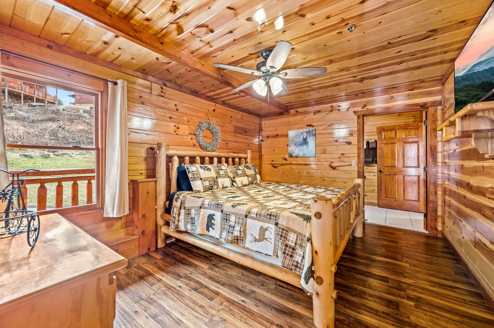 Luxury Cabin, Sleeps 20・Pool, Hot Tub, View, Games