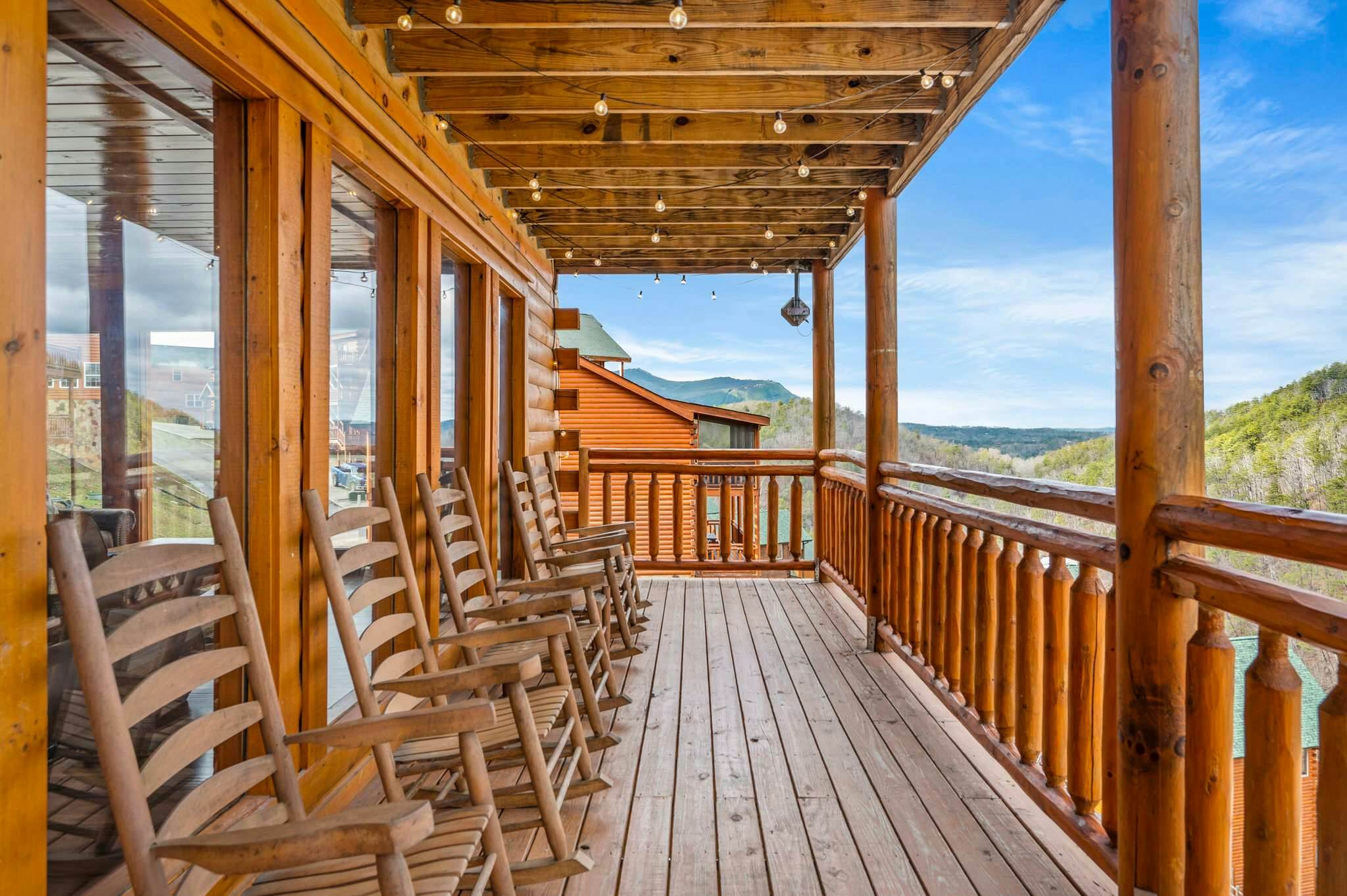 Luxury Cabin, Sleeps 20・Pool, Hot Tub, View, Games