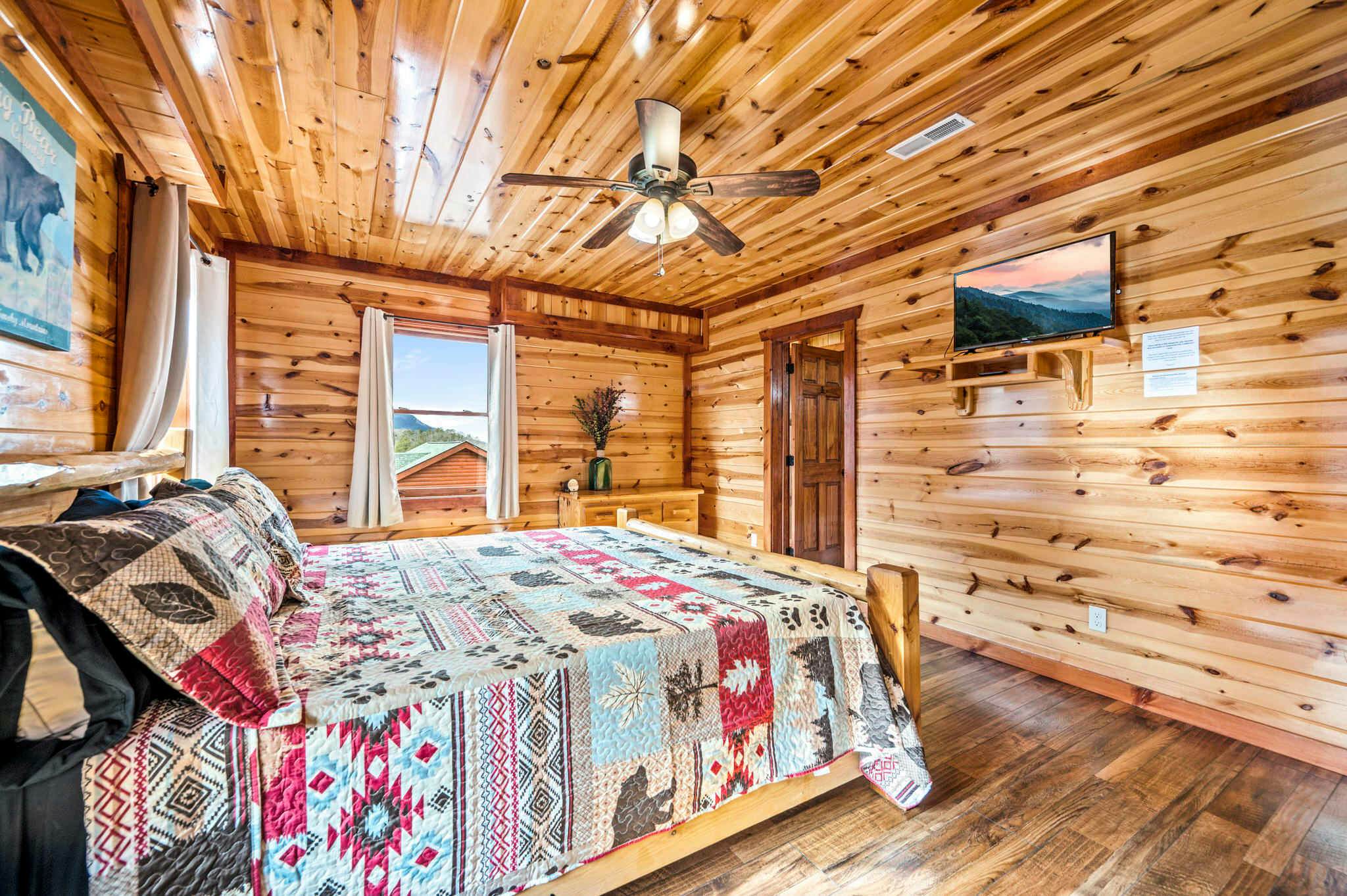 Luxury Cabin, Sleeps 20・Pool, Hot Tub, View, Games