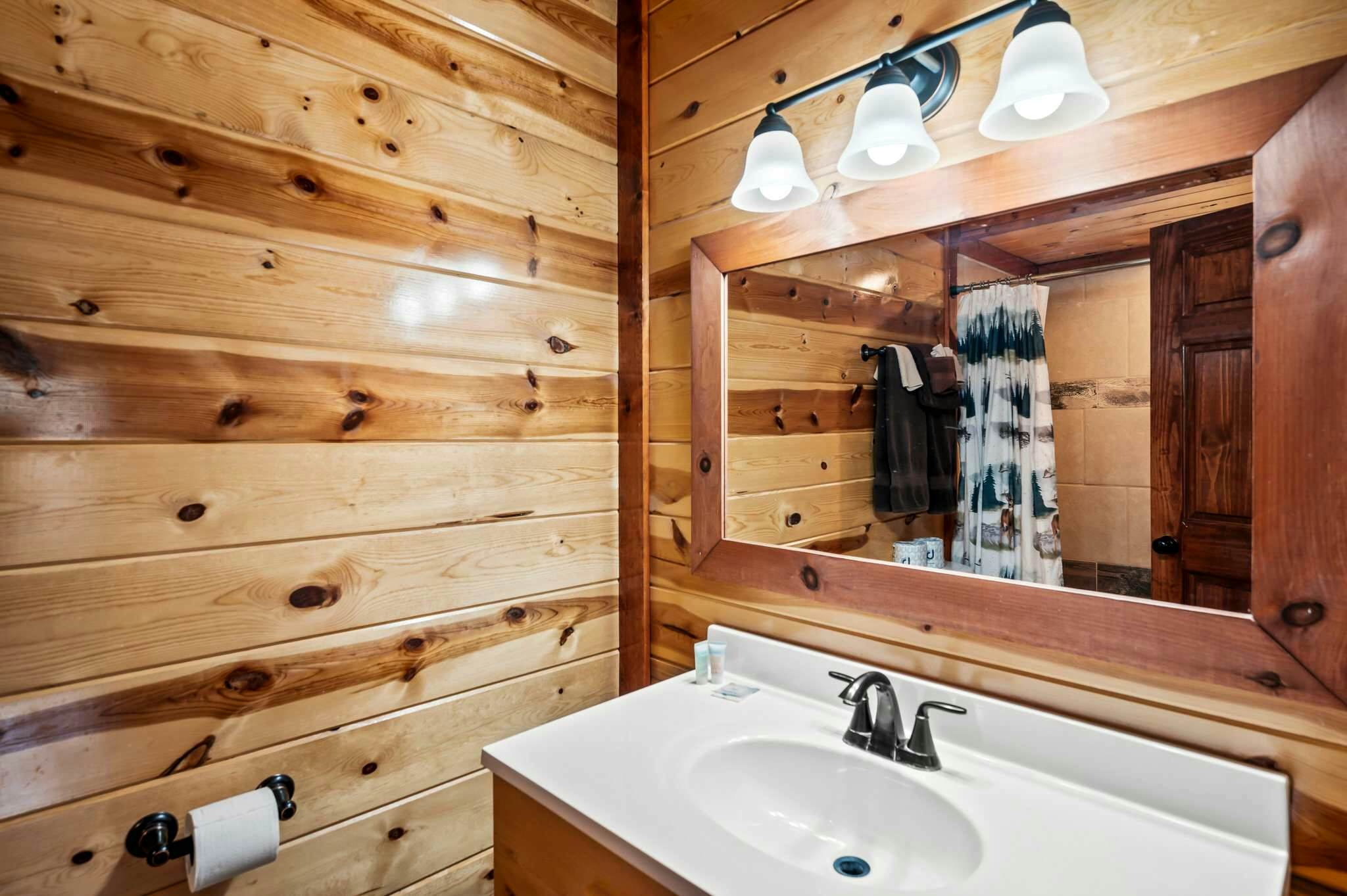 Luxury Cabin, Sleeps 20・Pool, Hot Tub, View, Games