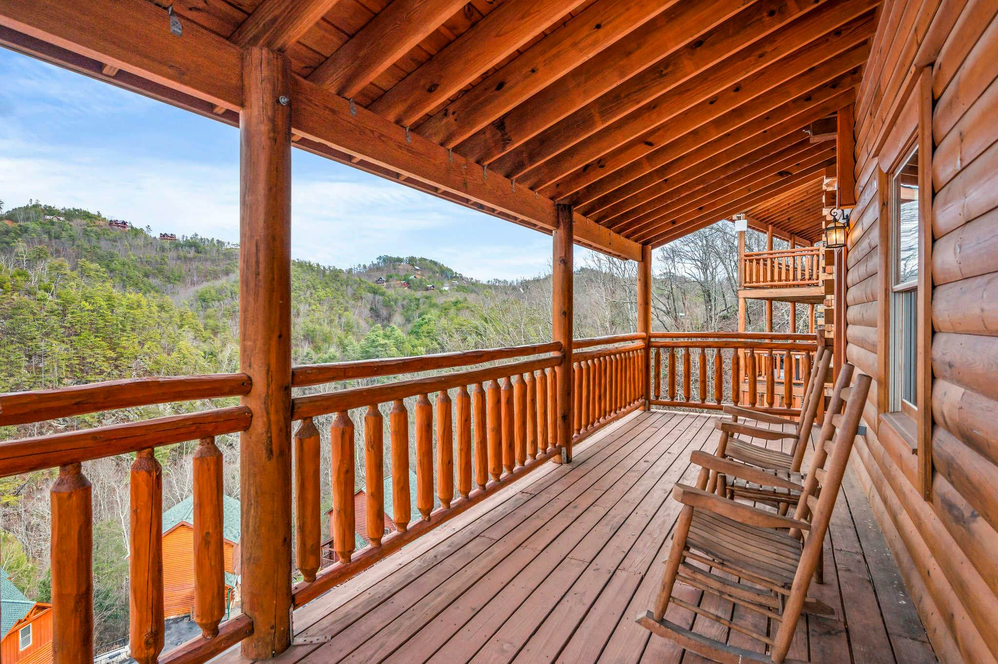 Luxury Cabin, Sleeps 20・Pool, Hot Tub, View, Games