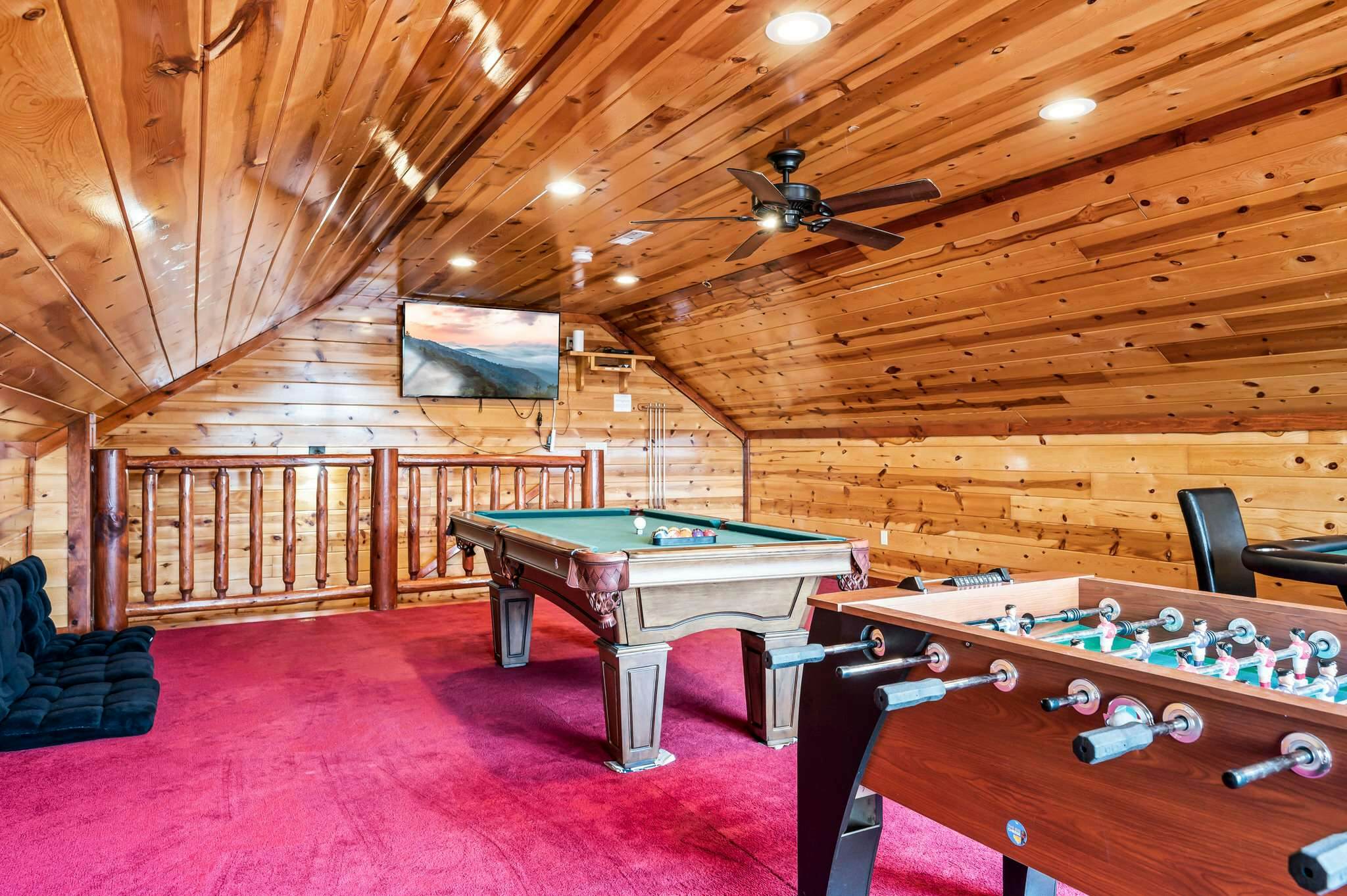 Luxury Cabin, Sleeps 20・Pool, Hot Tub, View, Games
