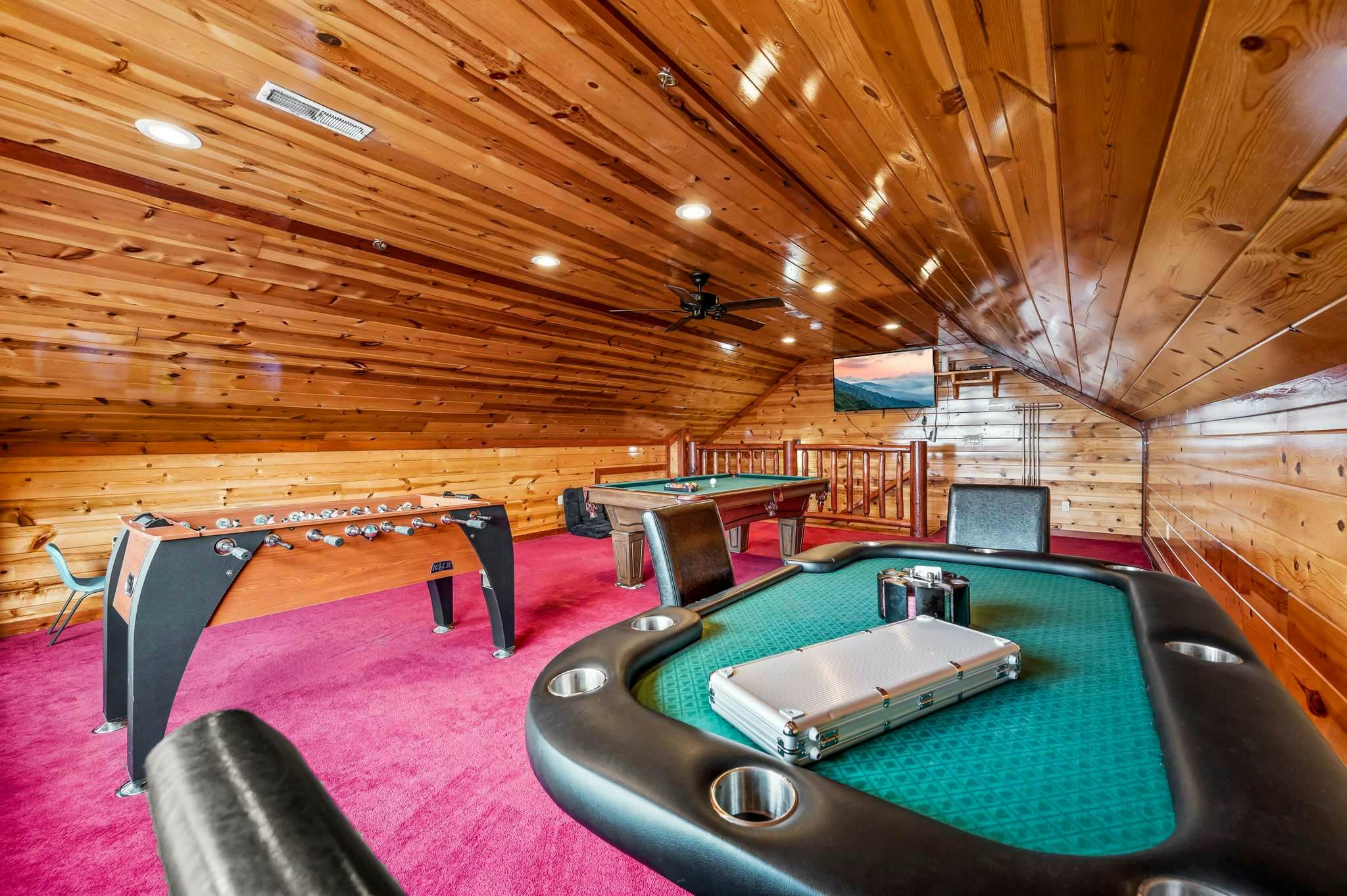 Luxury Cabin, Sleeps 20・Pool, Hot Tub, View, Games