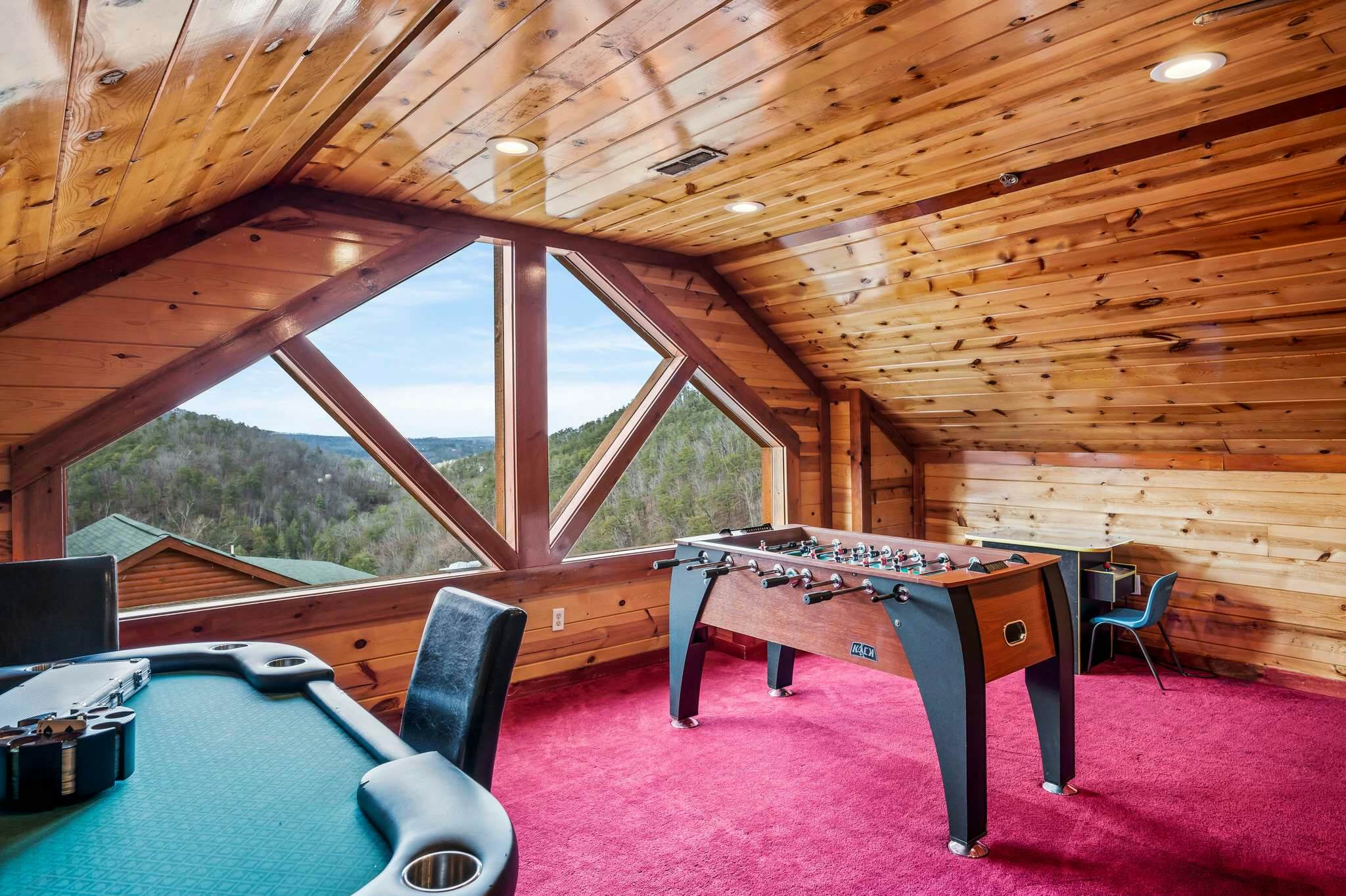 Luxury Cabin, Sleeps 20・Pool, Hot Tub, View, Games