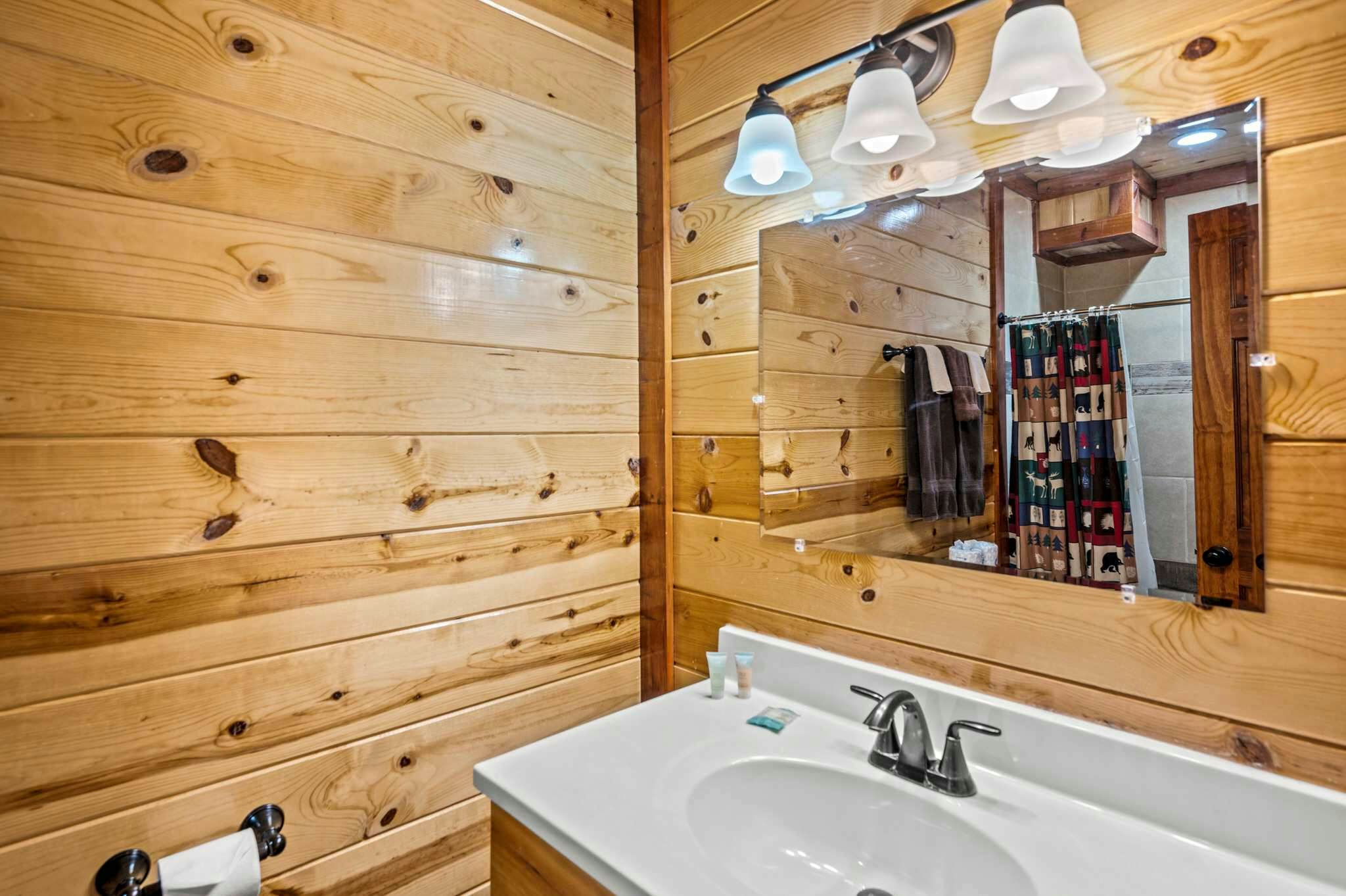 Luxury Cabin, Sleeps 20・Pool, Hot Tub, View, Games