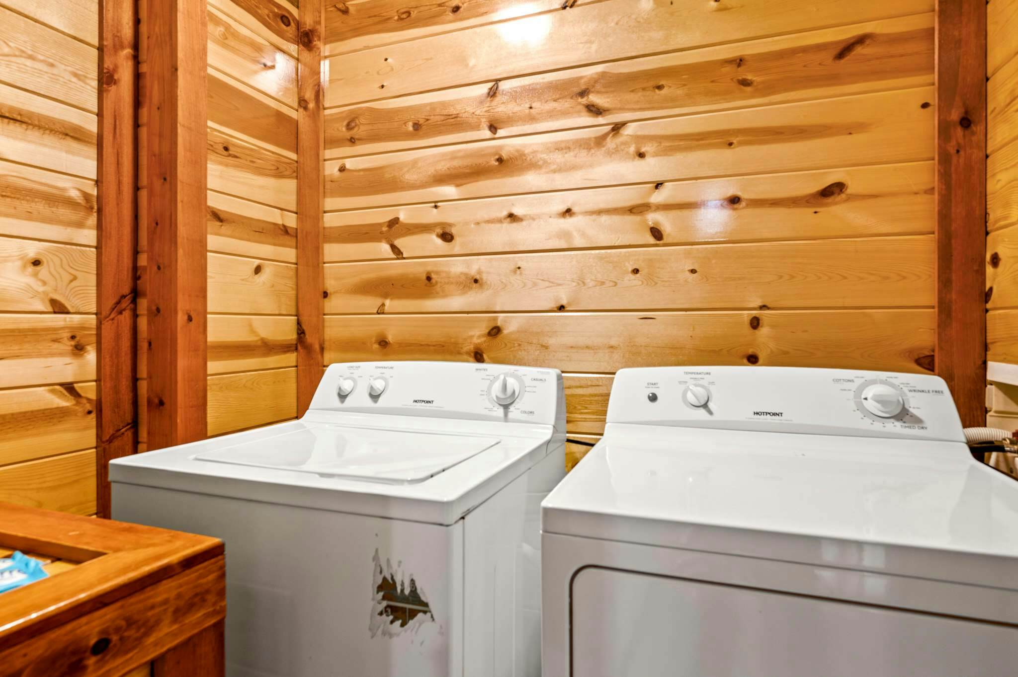 Luxury Cabin, Sleeps 20・Pool, Hot Tub, View, Games