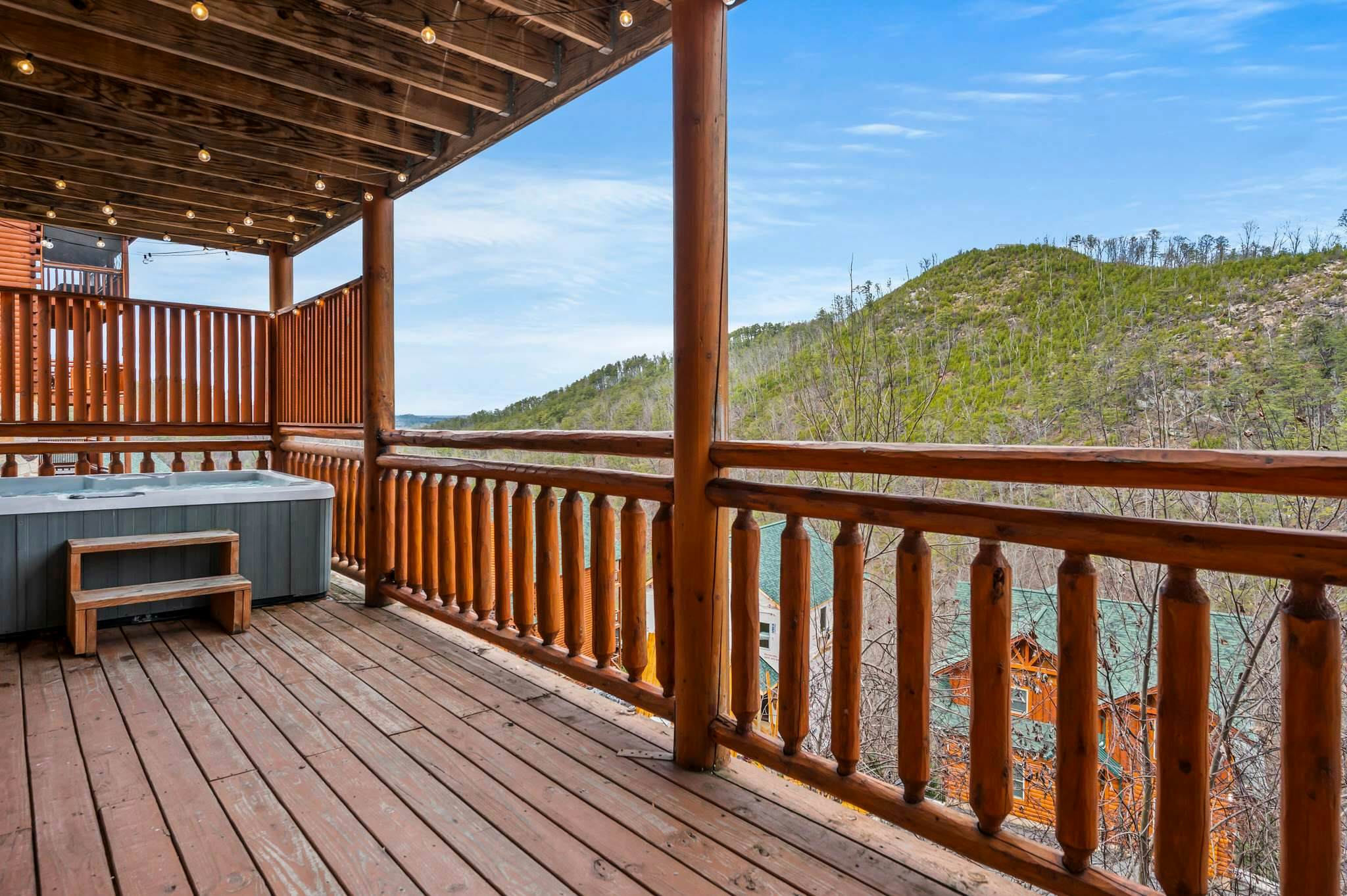 Luxury Cabin, Sleeps 20・Pool, Hot Tub, View, Games