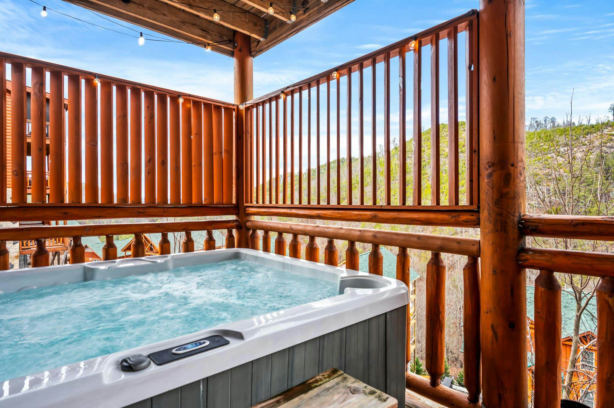 Luxury Cabin, Sleeps 20・Pool, Hot Tub, View, Games